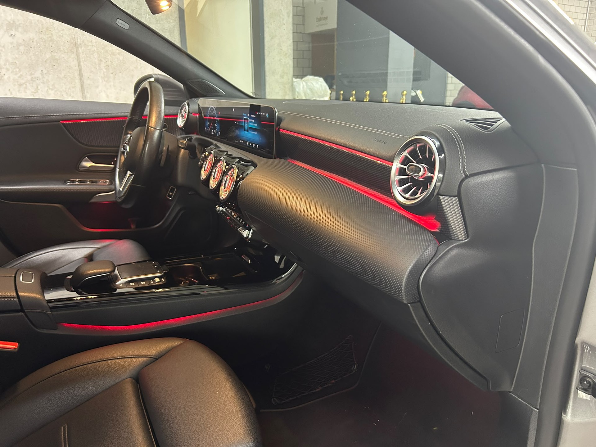 MERCEDES-BENZ CLA 200 Progressive 7G-DCT-image-8