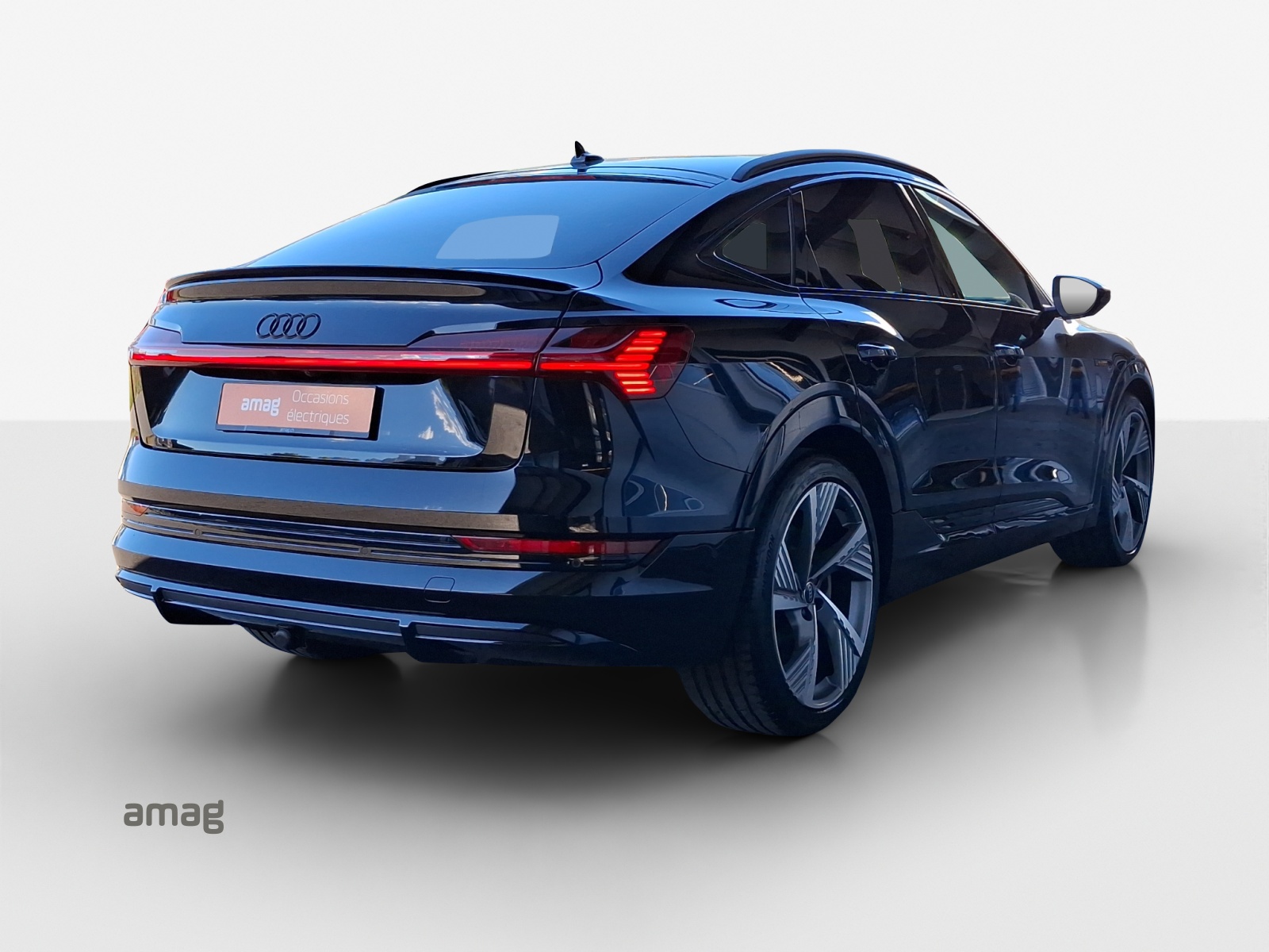 AUDI e-tron 55 Sportback S Line Black Edition quattro-image-4