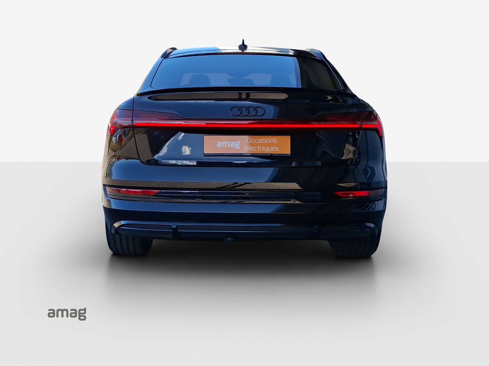 AUDI e-tron 55 Sportback S Line Black Edition quattro-image-3