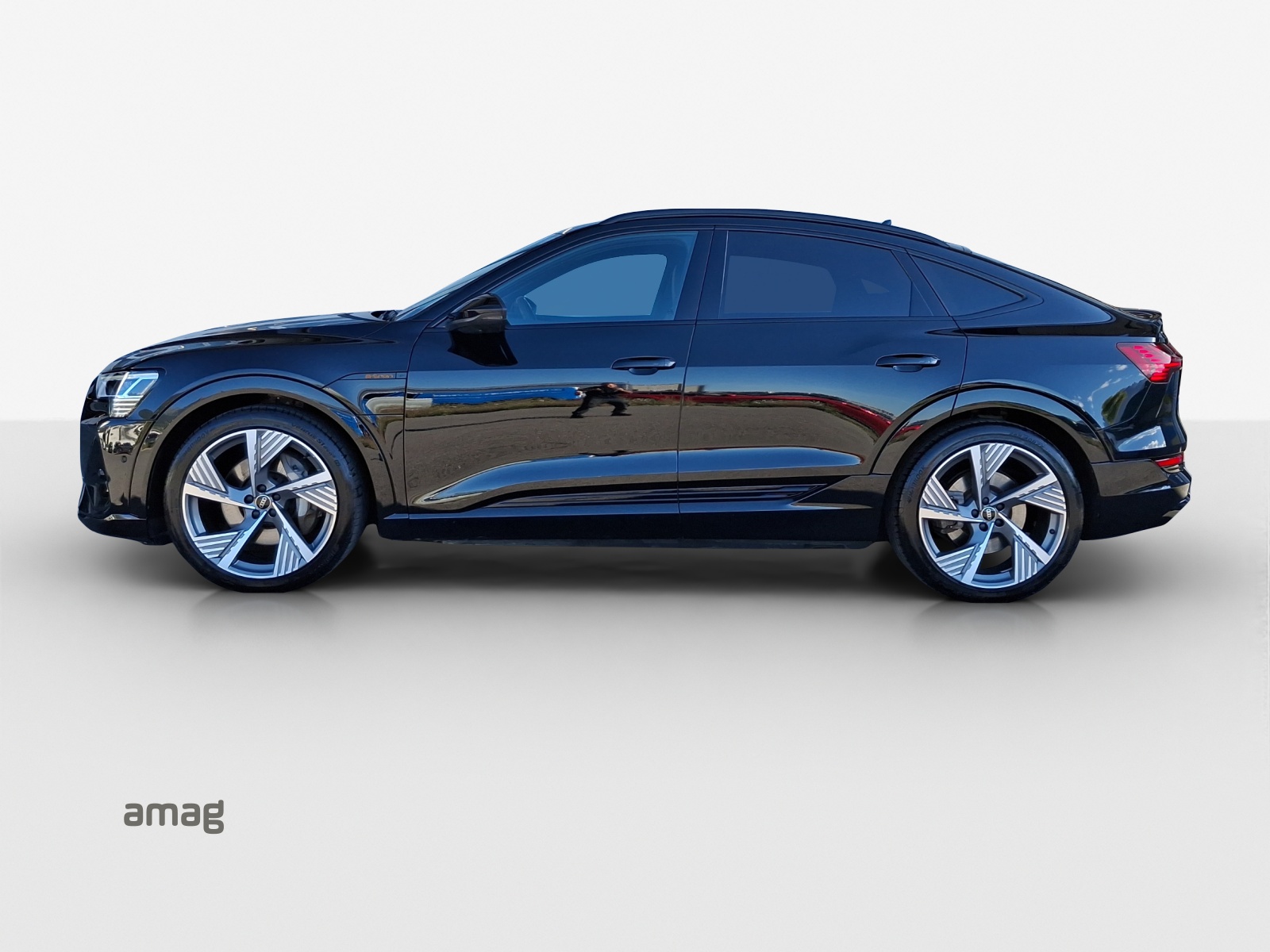 AUDI e-tron 55 Sportback S Line Black Edition quattro-image-1