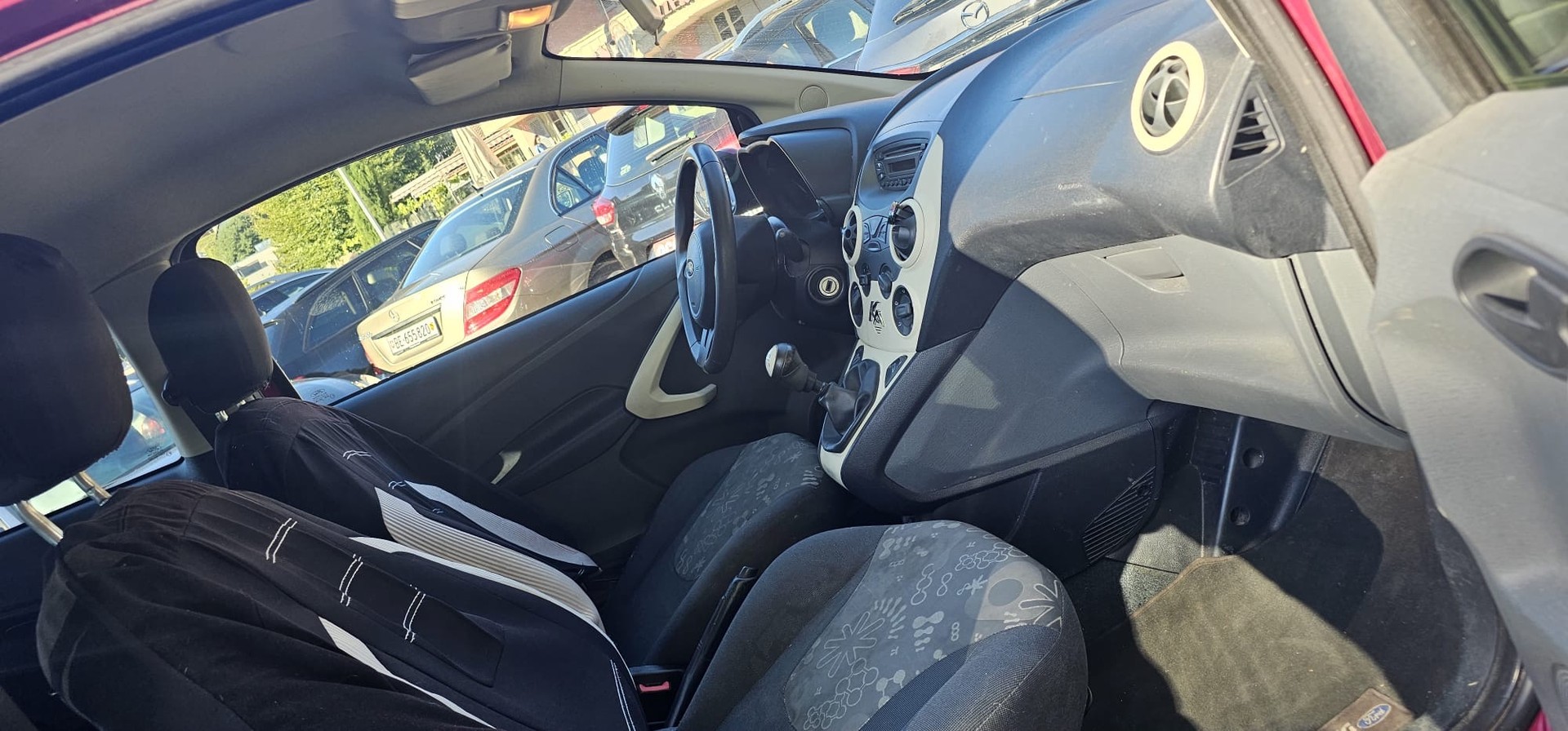 FORD KA 1.25 Titanium-image-10