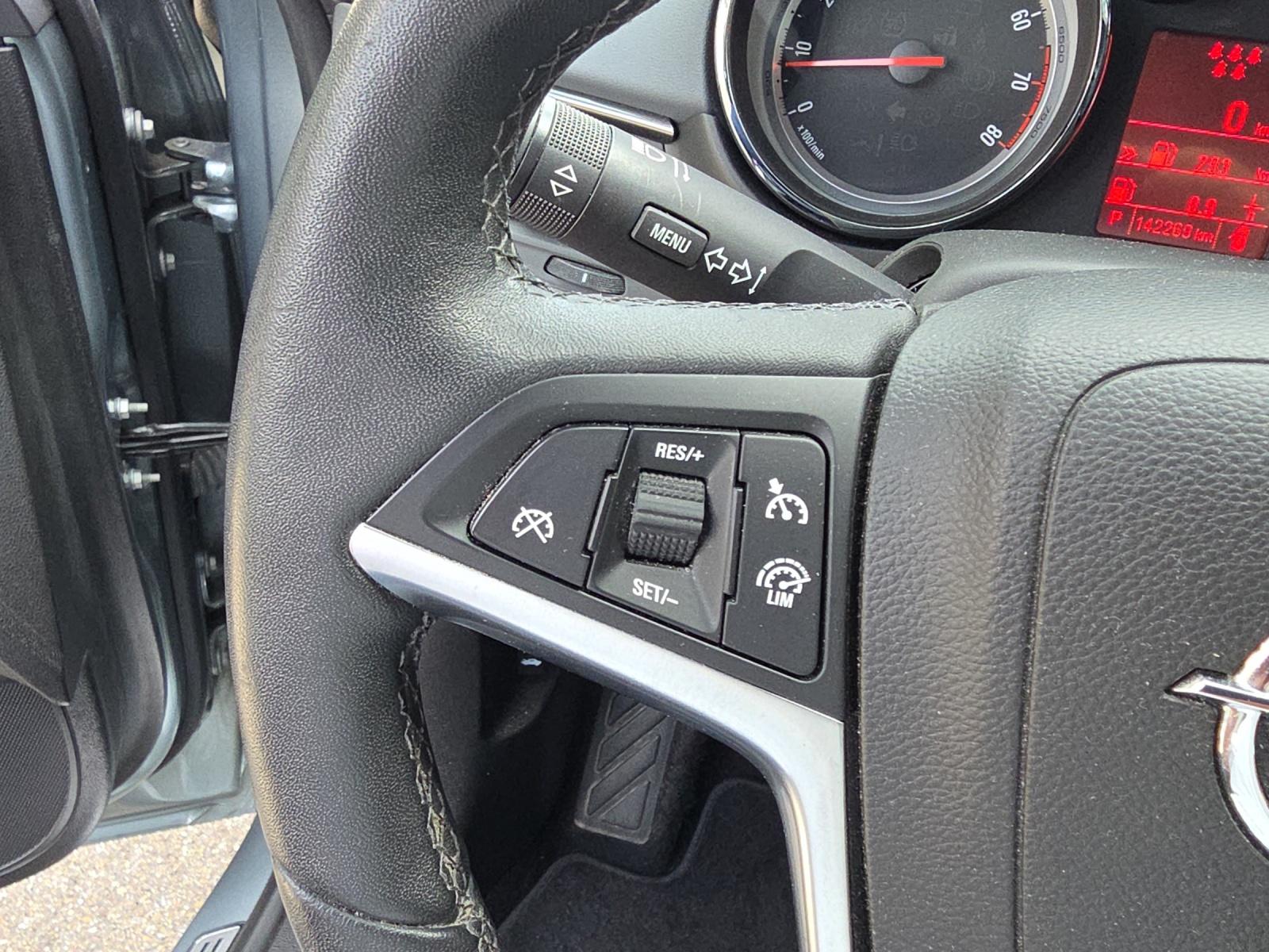 OPEL Zafira Tourer 1.6T eTEC Cosmo-image-19