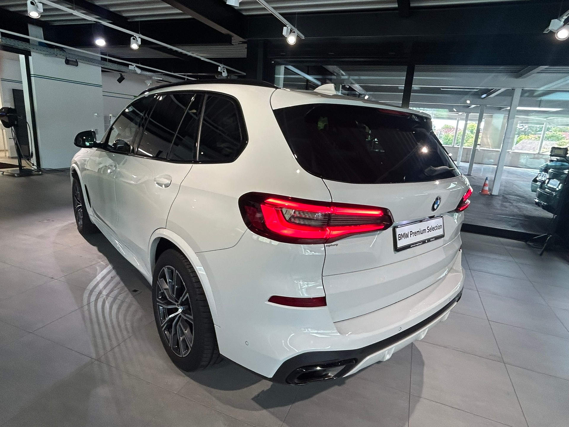 BMW X5 xDrive 48V 30d M Sport Steptronic-image-5