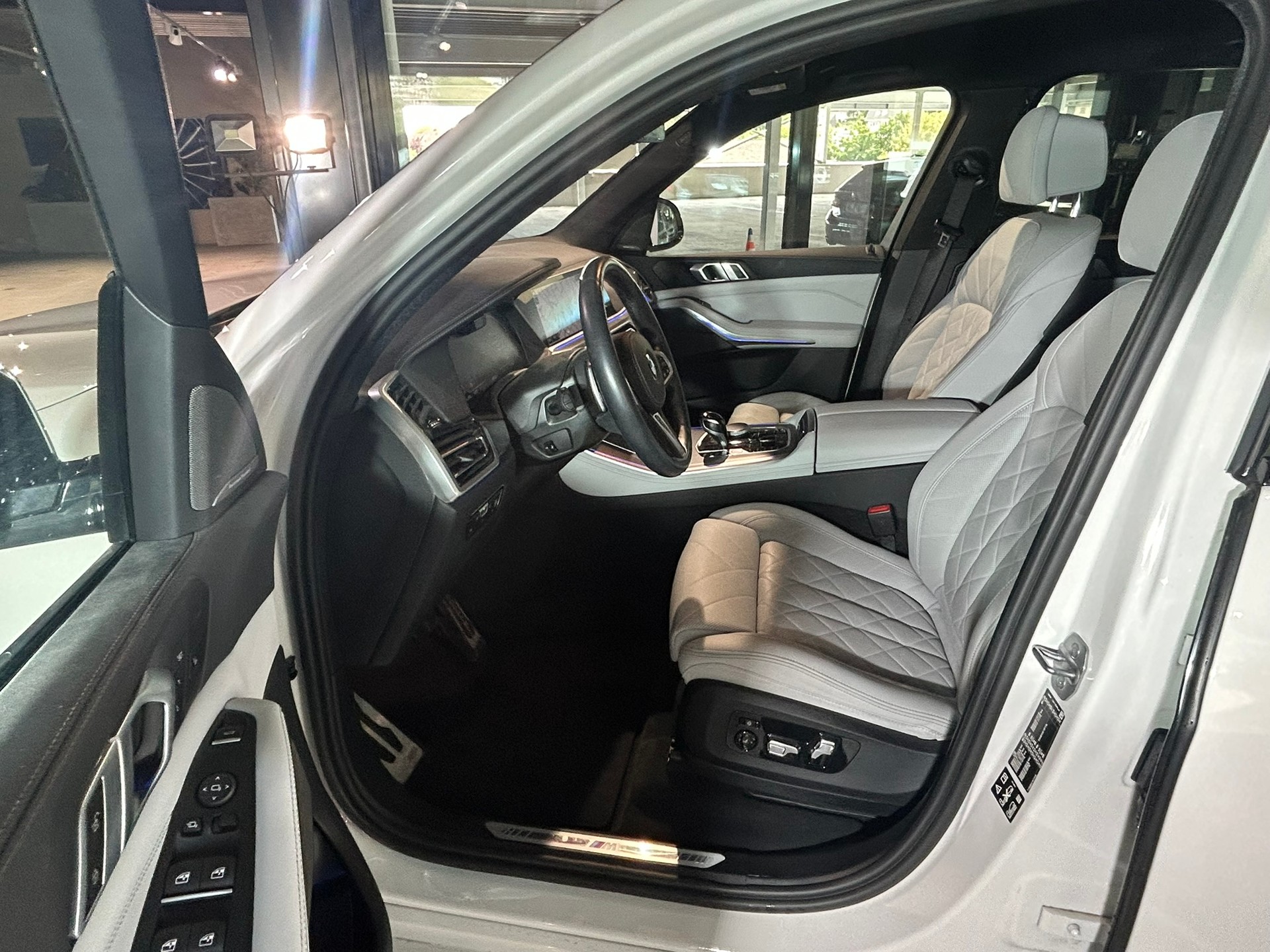 BMW X5 xDrive 48V 30d M Sport Steptronic-image-31