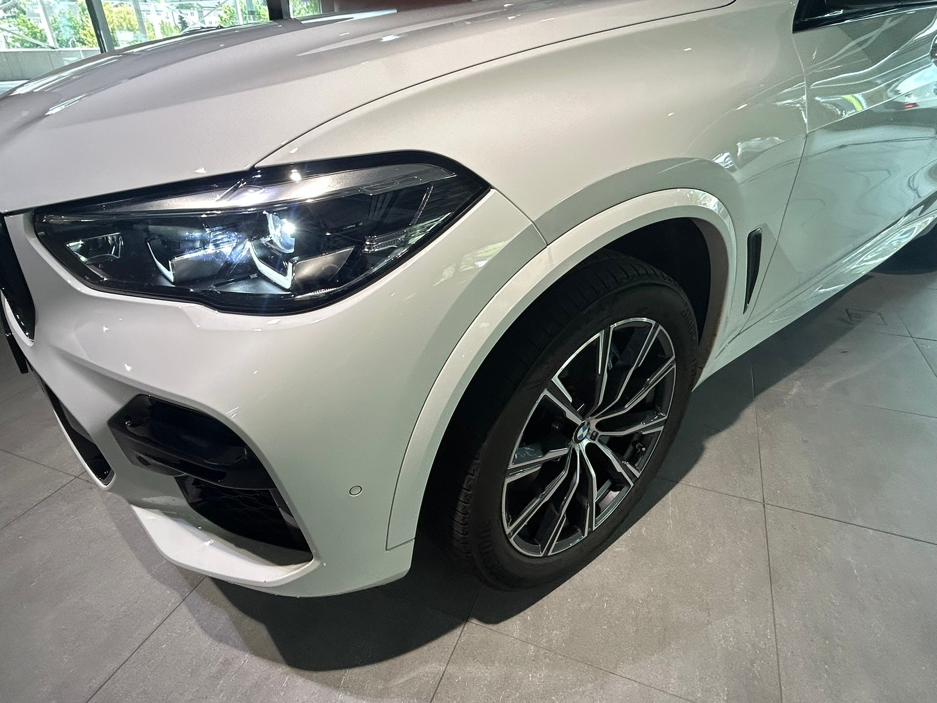 BMW X5 xDrive 48V 30d M Sport Steptronic-image-13