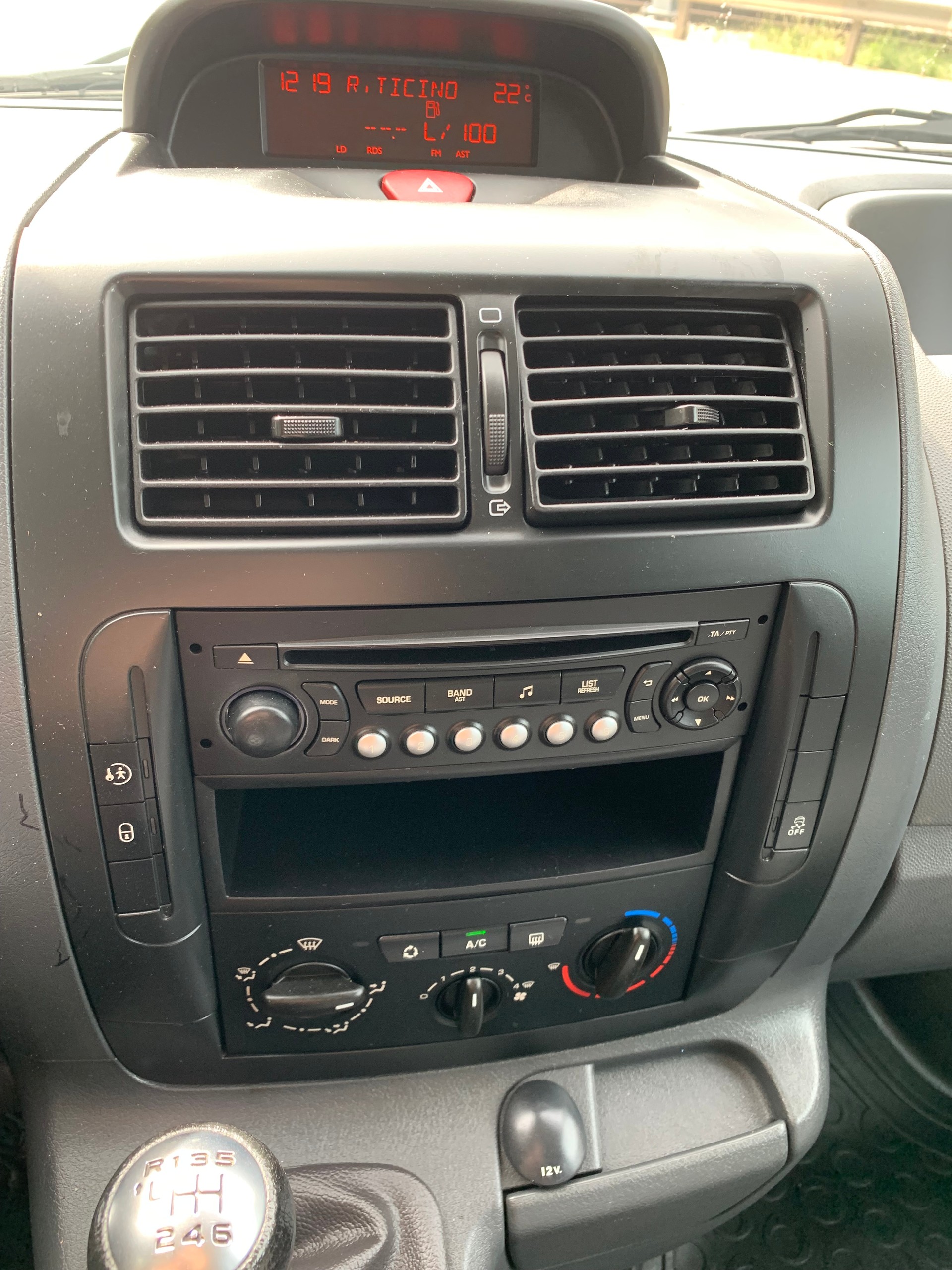 CITROEN Jumpy 2.0 HDi L1H1 Exclusive A-image-11