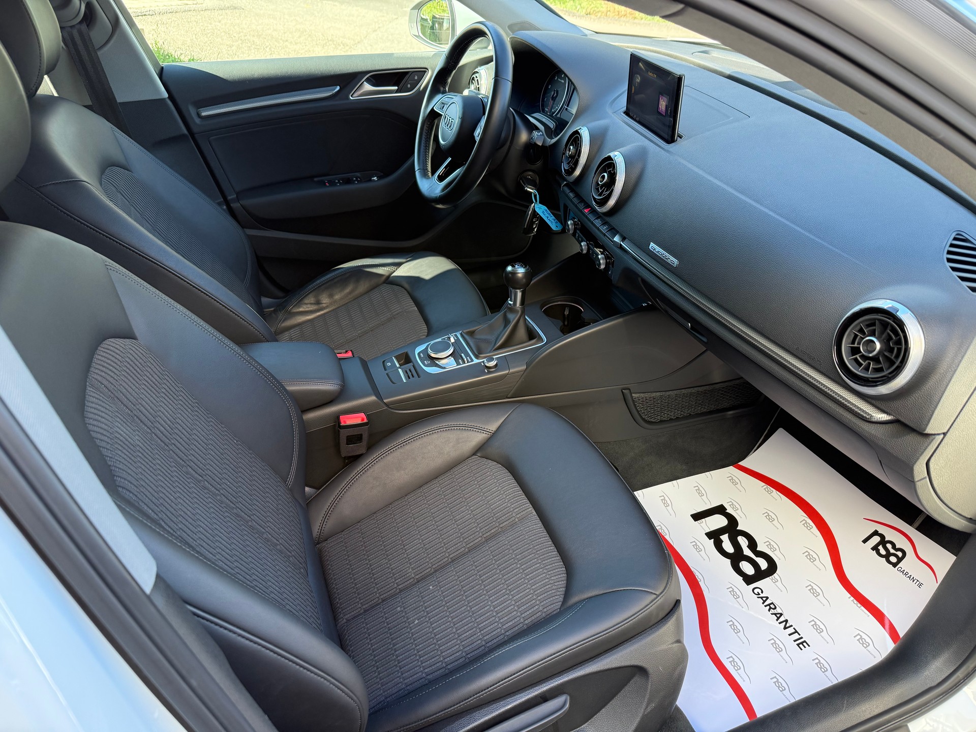 AUDI A3 Sportback 2.0 TDI Design quattro-image-9