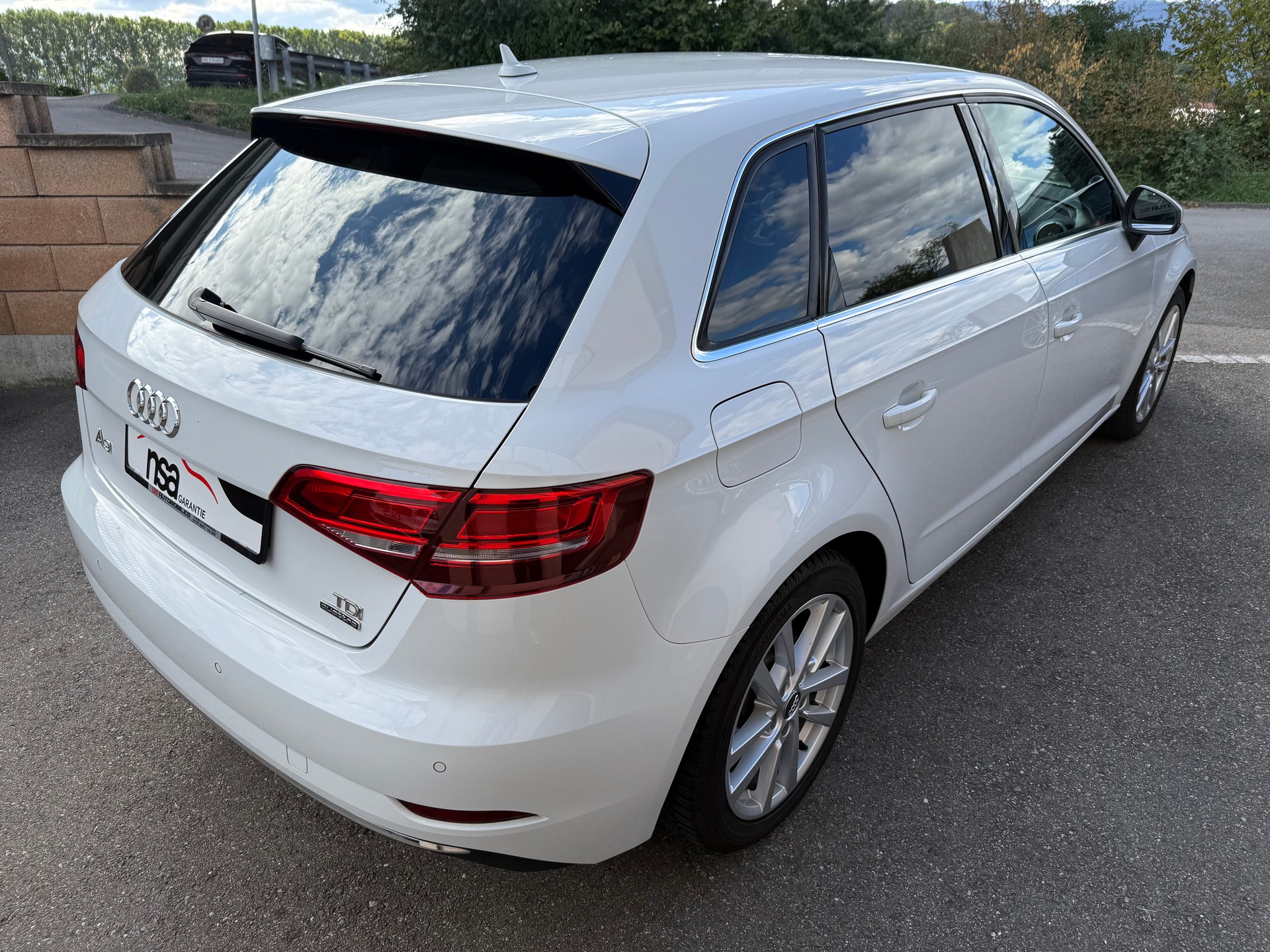 AUDI A3 Sportback 2.0 TDI Design quattro-image-6