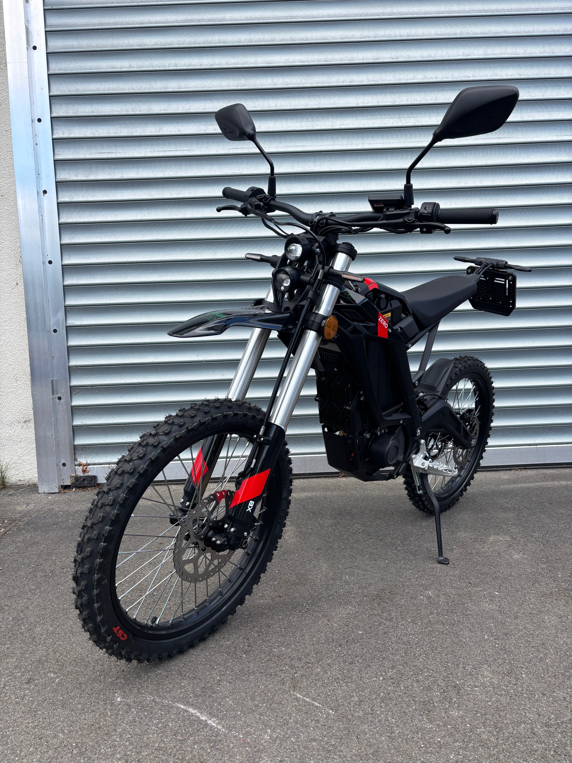 ZERO XB Black Eddition-showroom-element-3