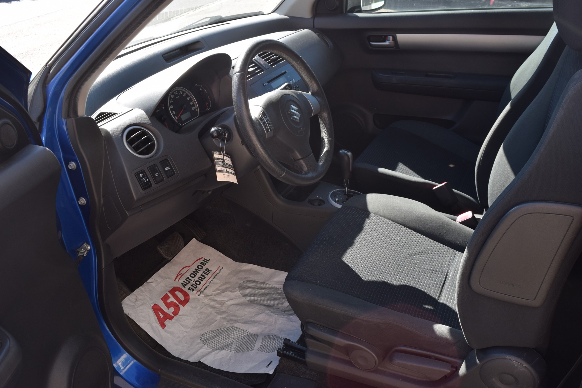 SUZUKI Swift 1.3i 16V GL Top-image-15