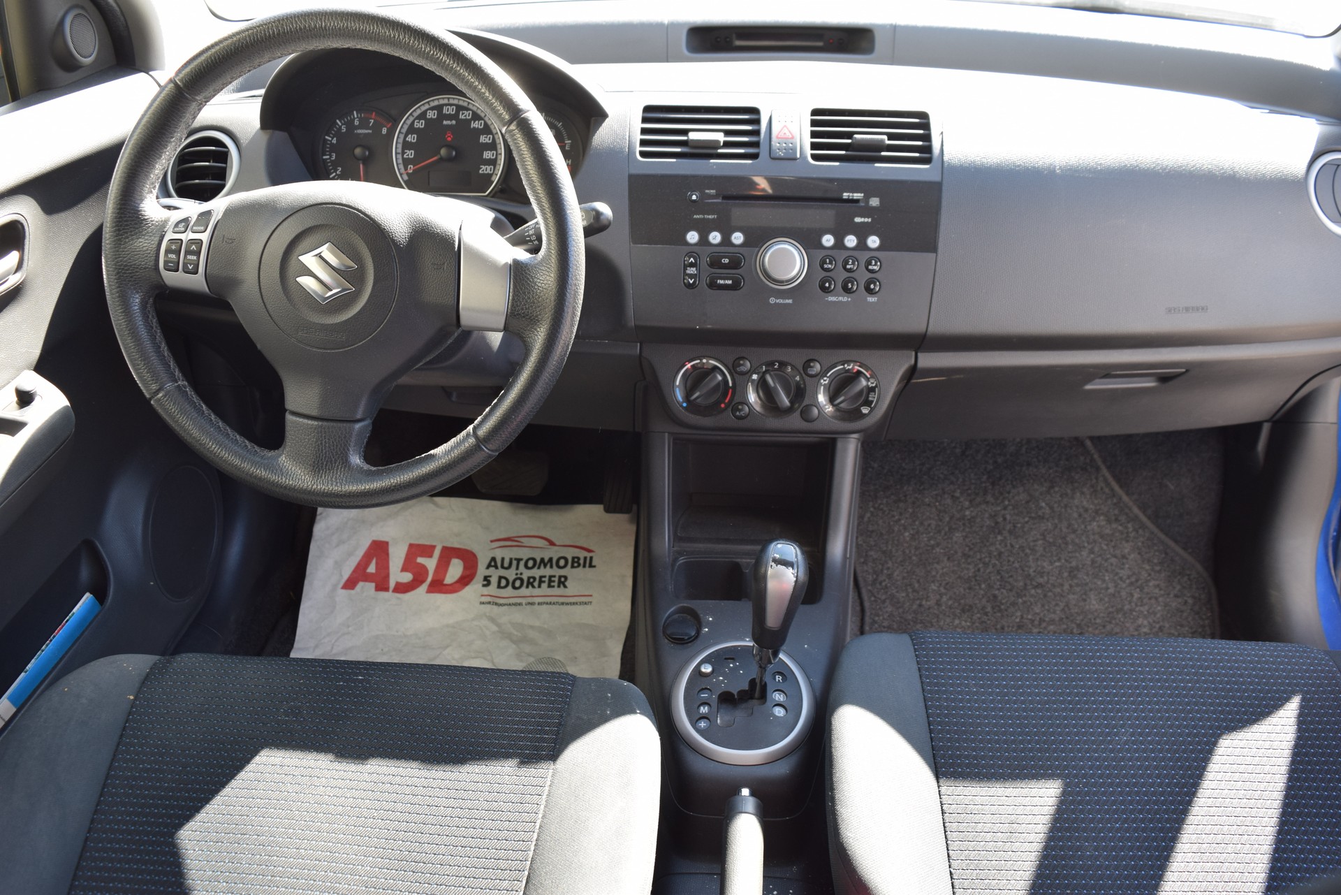 SUZUKI Swift 1.3i 16V GL Top-image-11