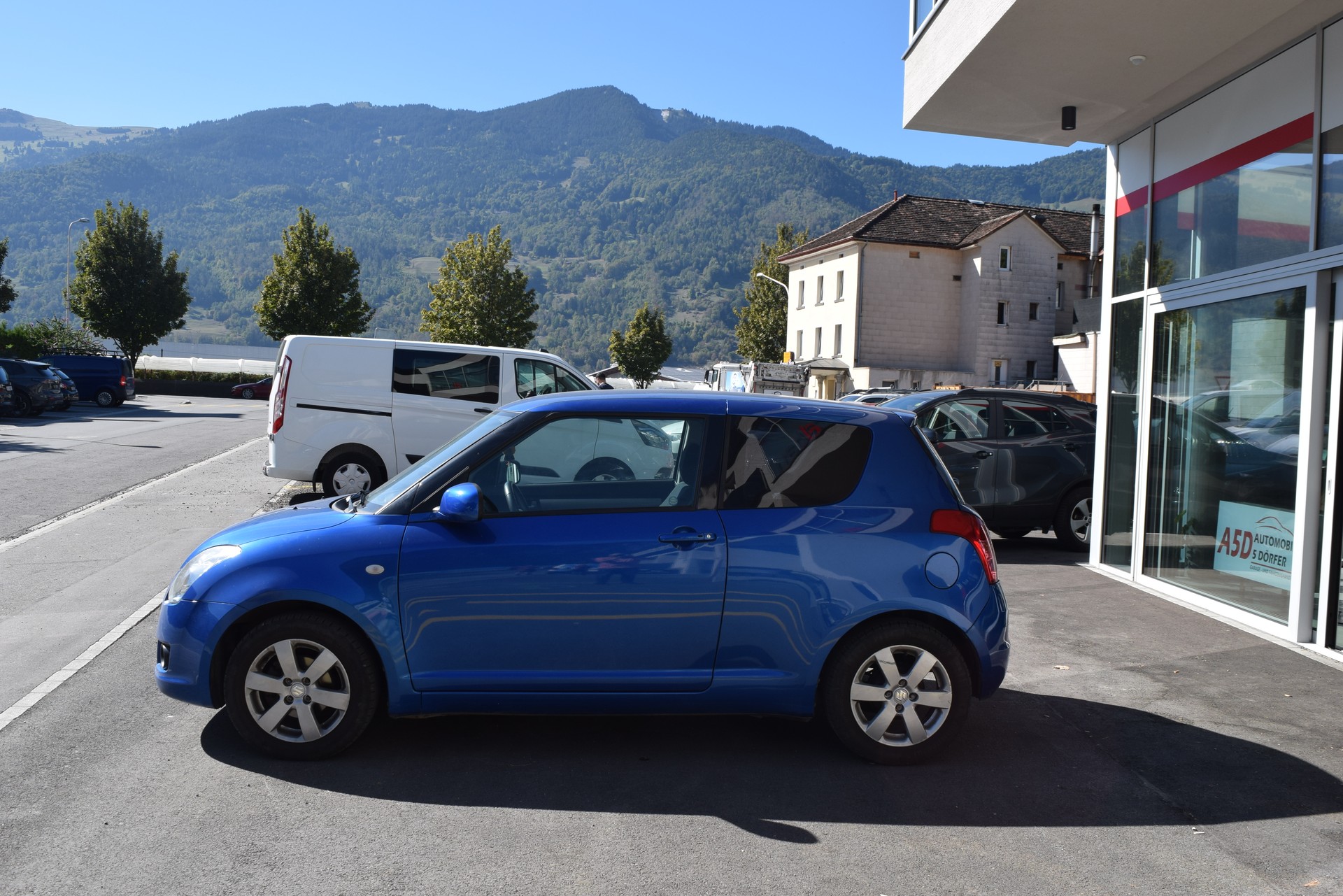SUZUKI Swift 1.3i 16V GL Top-image-3