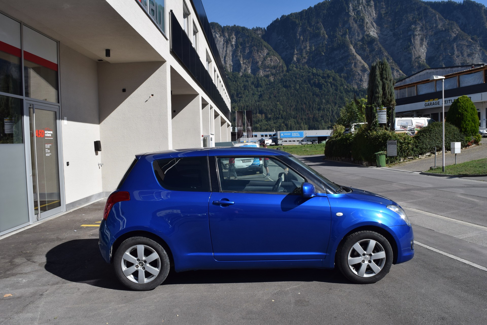 SUZUKI Swift 1.3i 16V GL Top-image-8
