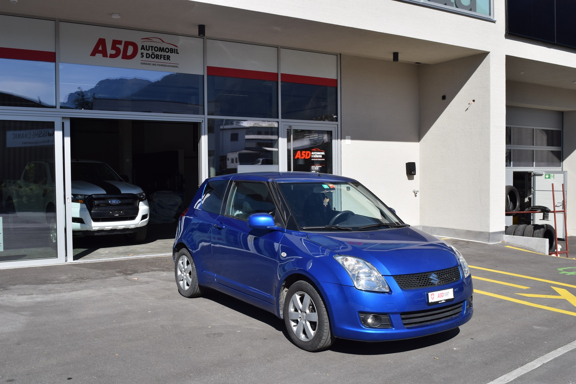SUZUKI Swift 1.3i 16V GL Top-image-2