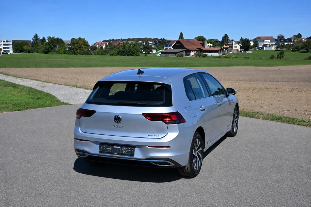 VW Golf 1.4 TSI PHEV Selection-image-2