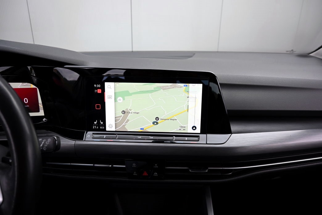 VW Golf 1.4 TSI PHEV Selection-image-12