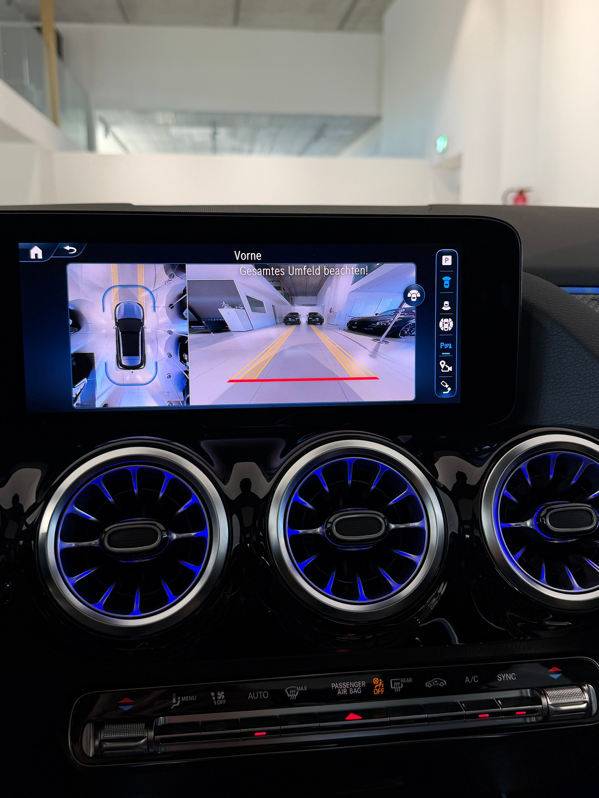 MERCEDES-BENZ GLA 250 4Matic AMG-Line Swiss Star-image-10