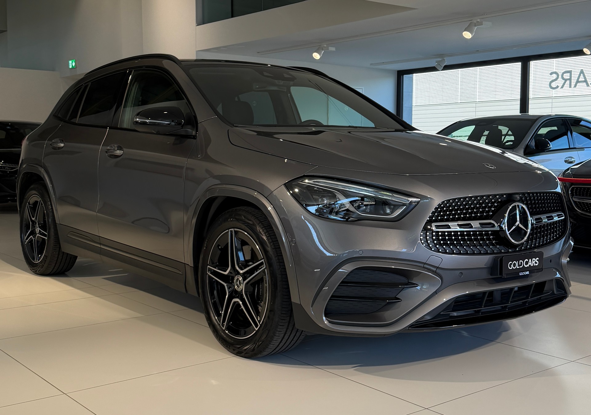 MERCEDES-BENZ GLA 250 4Matic AMG-Line Swiss Star-image-1