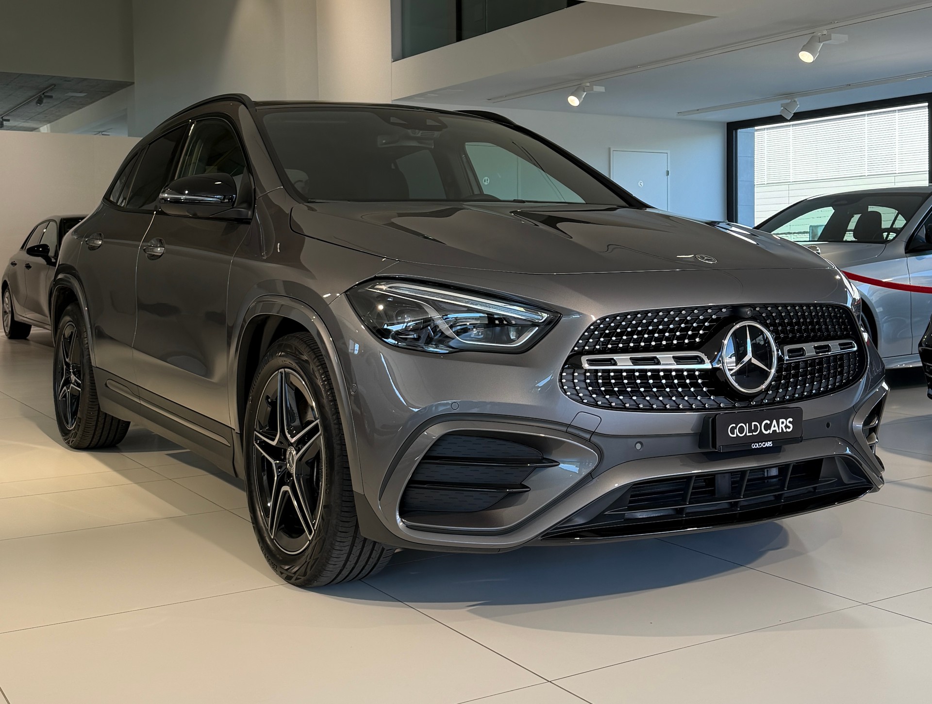 MERCEDES-BENZ GLA 250 4Matic AMG-Line Swiss Star-image-0