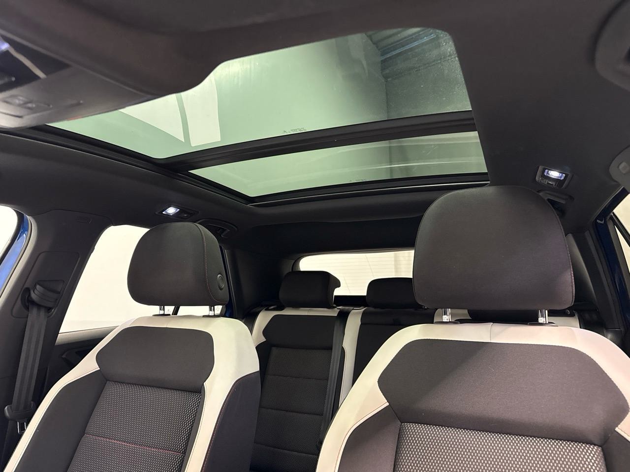 VW T-Roc 2.0 TSI Advance DSG 4Motion-image-4