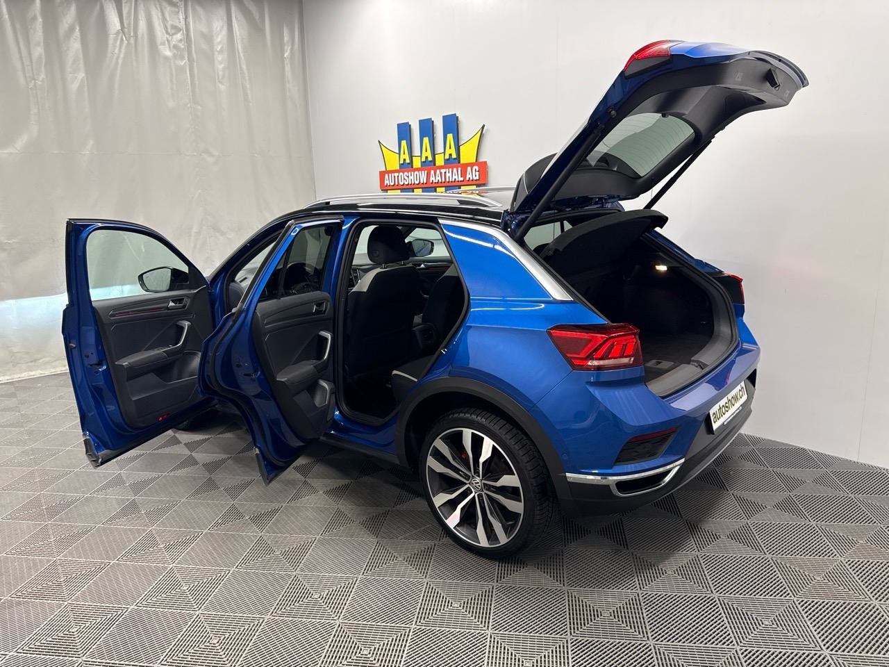 VW T-Roc 2.0 TSI Advance DSG 4Motion-image-13