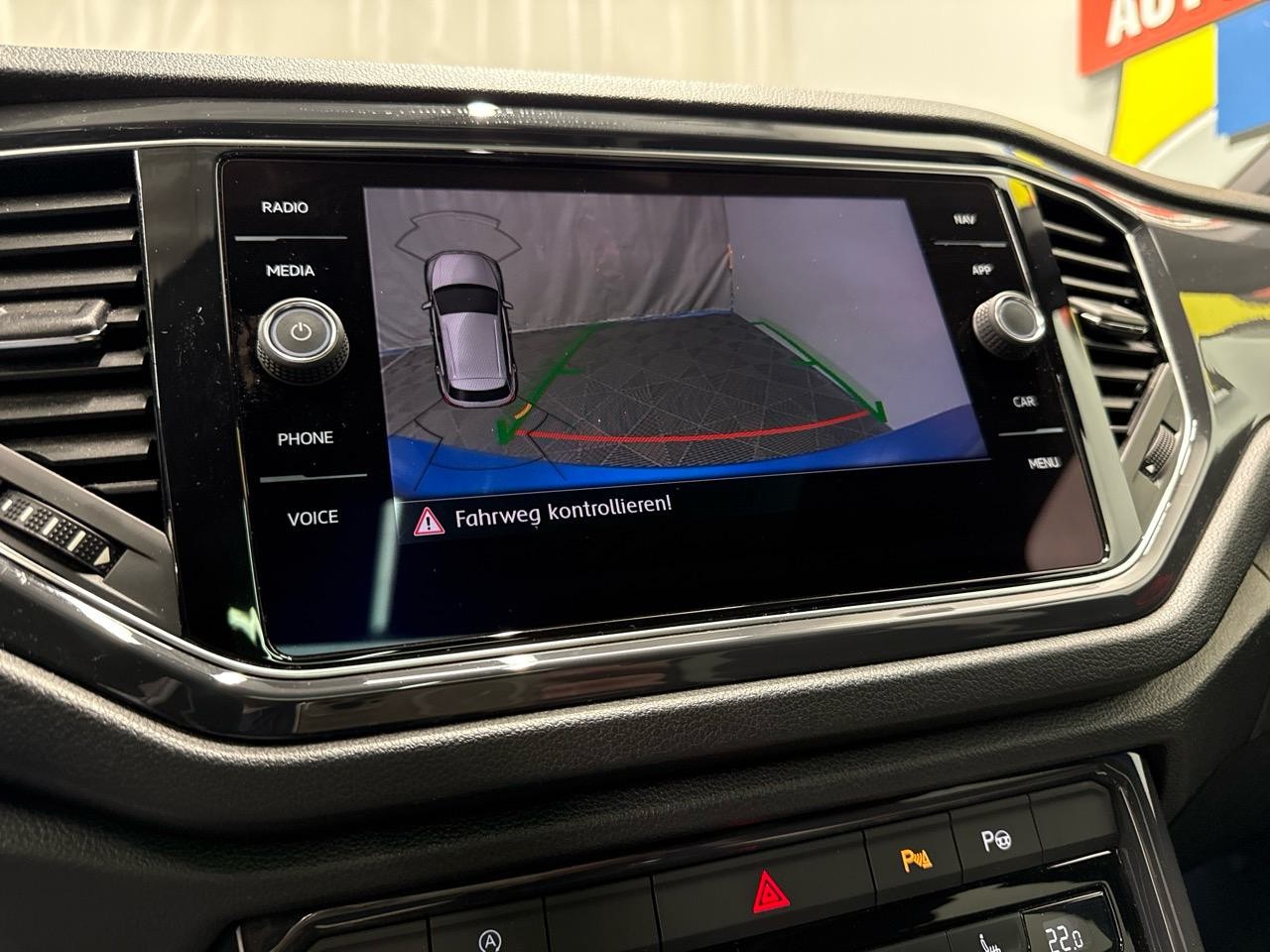 VW T-Roc 2.0 TSI Advance DSG 4Motion-image-9