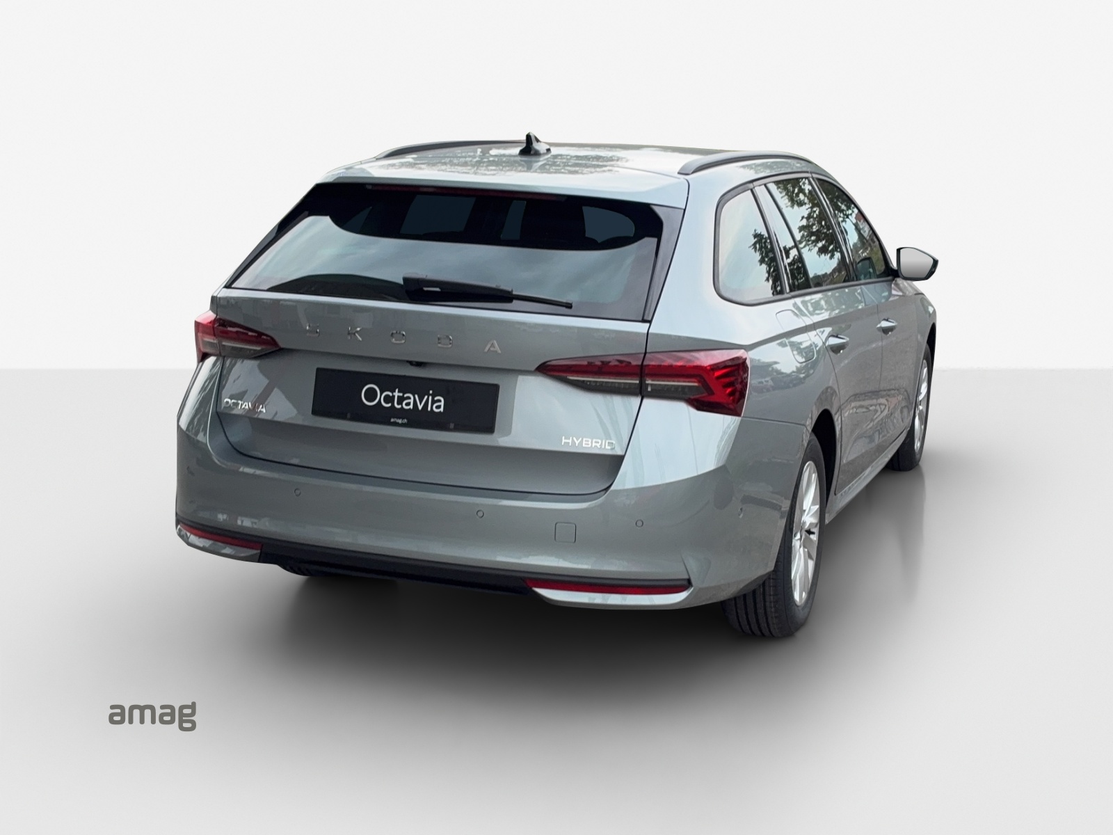 SKODA Octavia Combi 1.5 TSI mHEV DSG Dynamic-image-4