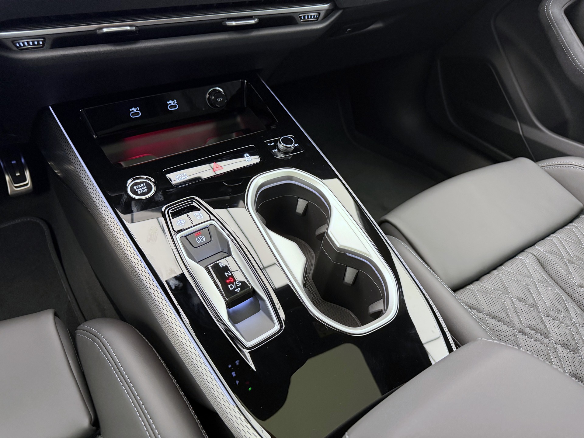 AUDI A6 allroad TDI quattro 220 kW S tronic-image-14