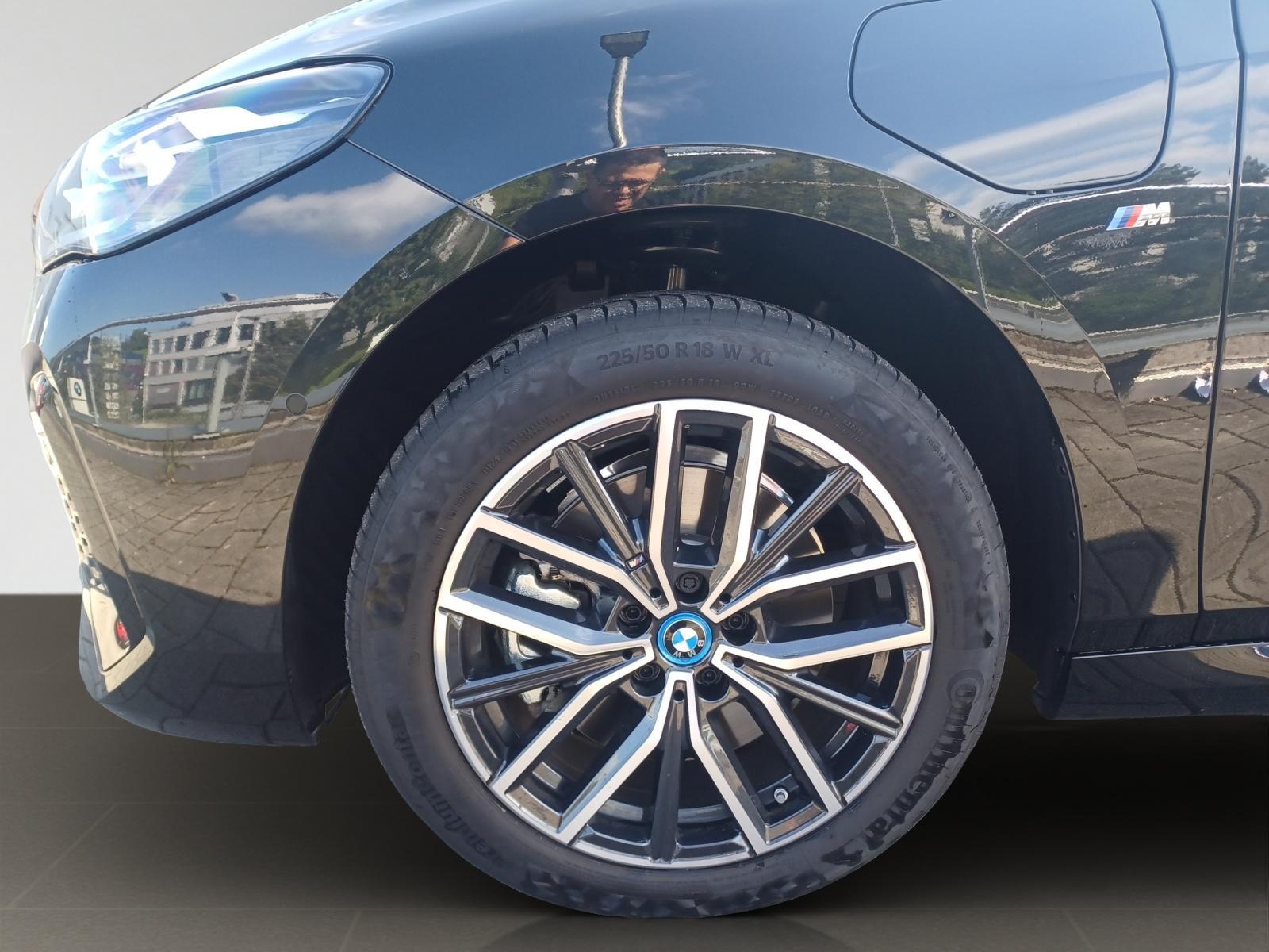 BMW 230e xDrive Active Tourer MSport-image-8