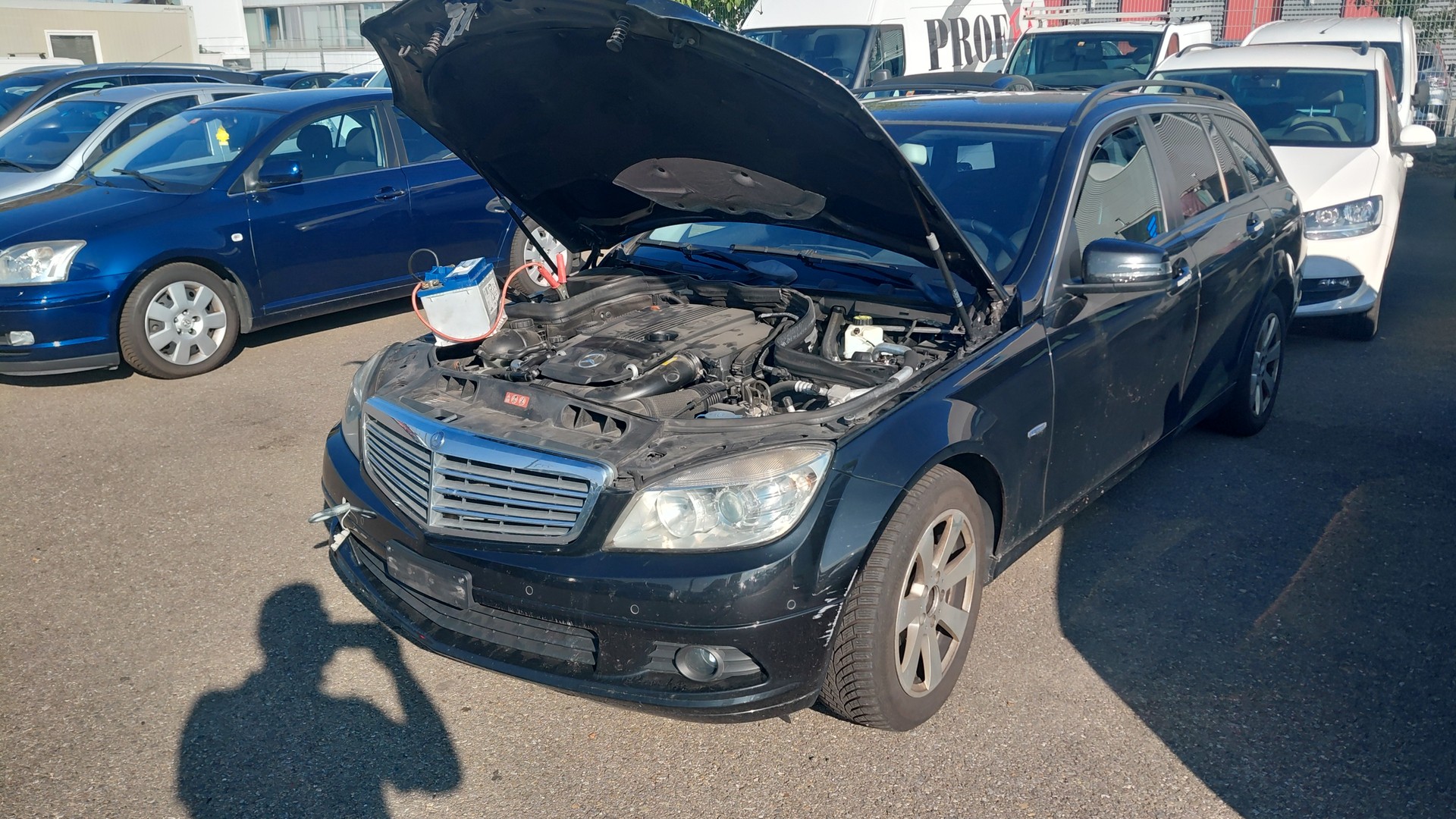 MERCEDES-BENZ C 180 CGI BlueEfficiency Avantgarde Automatic-image-13