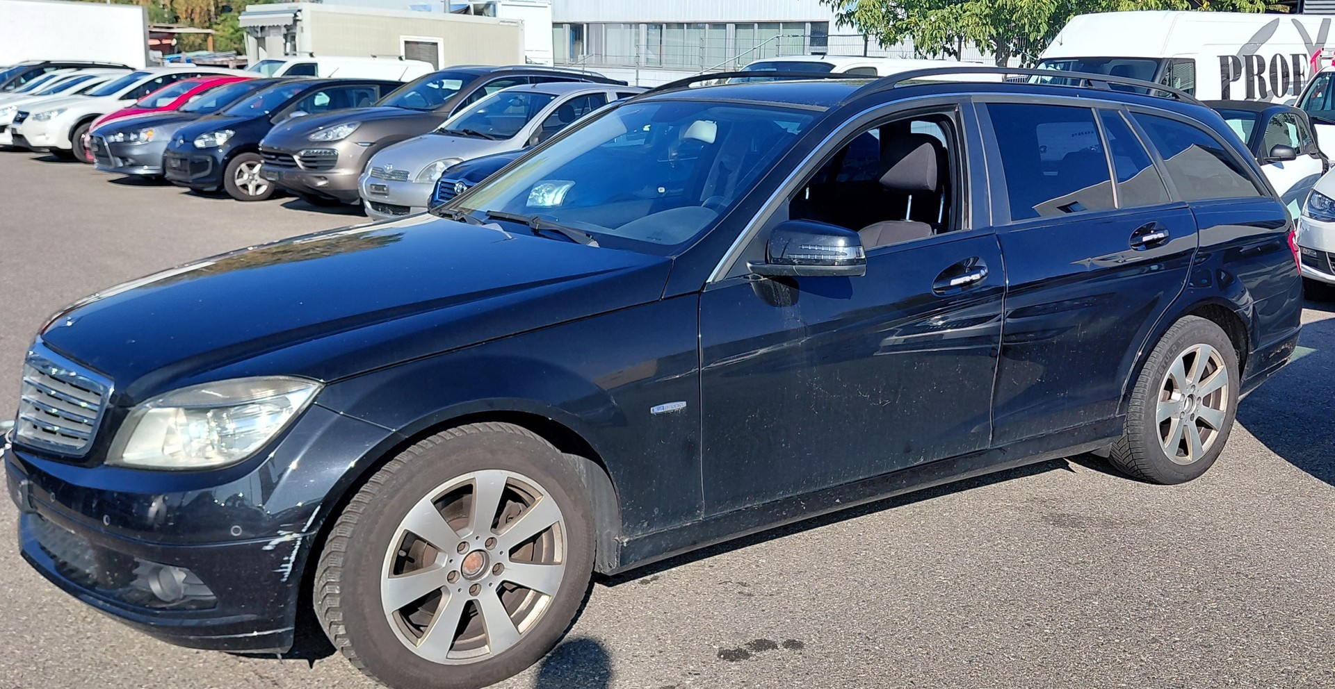 MERCEDES-BENZ C 180 CGI BlueEfficiency Avantgarde Automatic-image-6