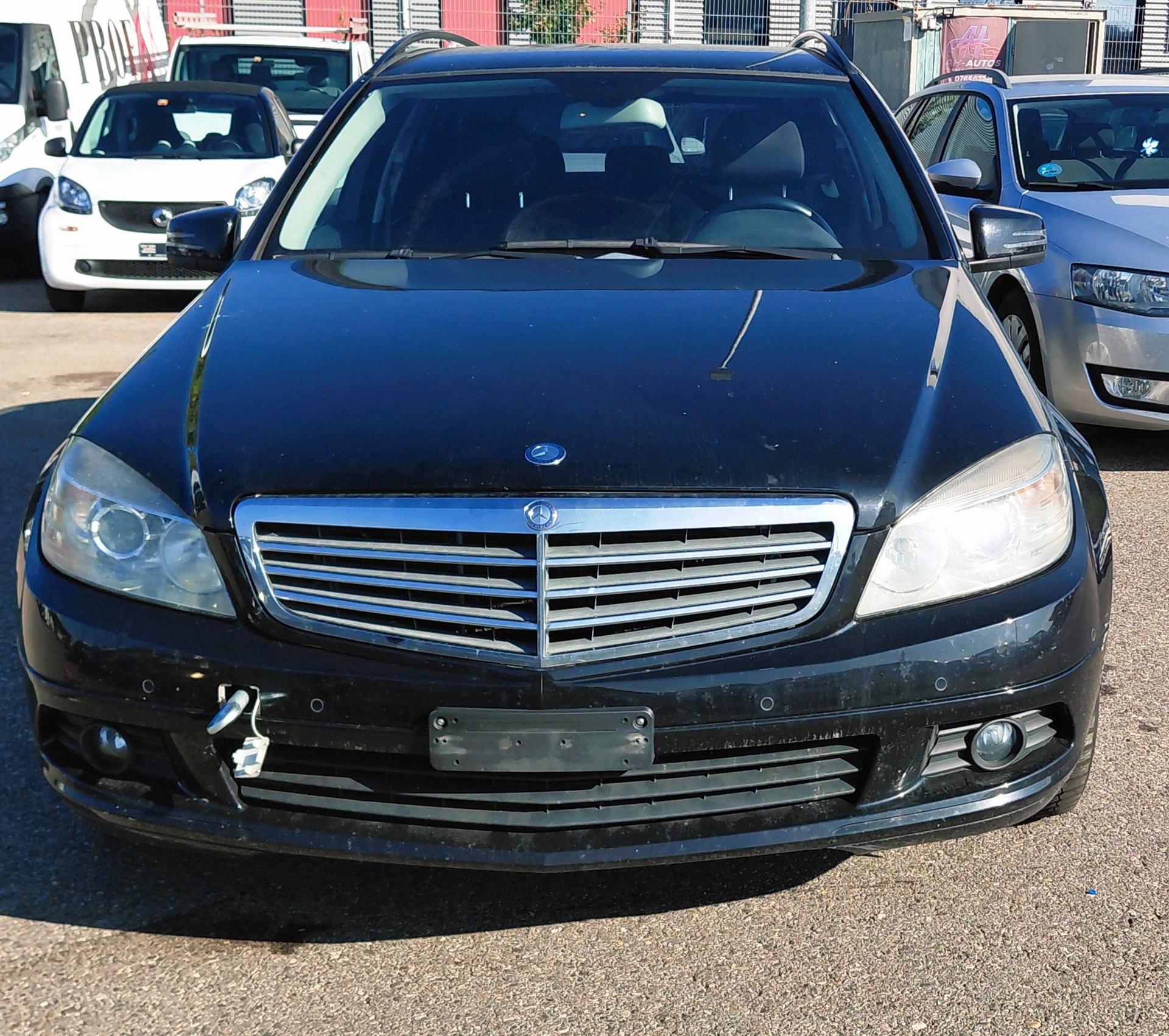 MERCEDES-BENZ C 180 CGI BlueEfficiency Avantgarde Automatic-image-2