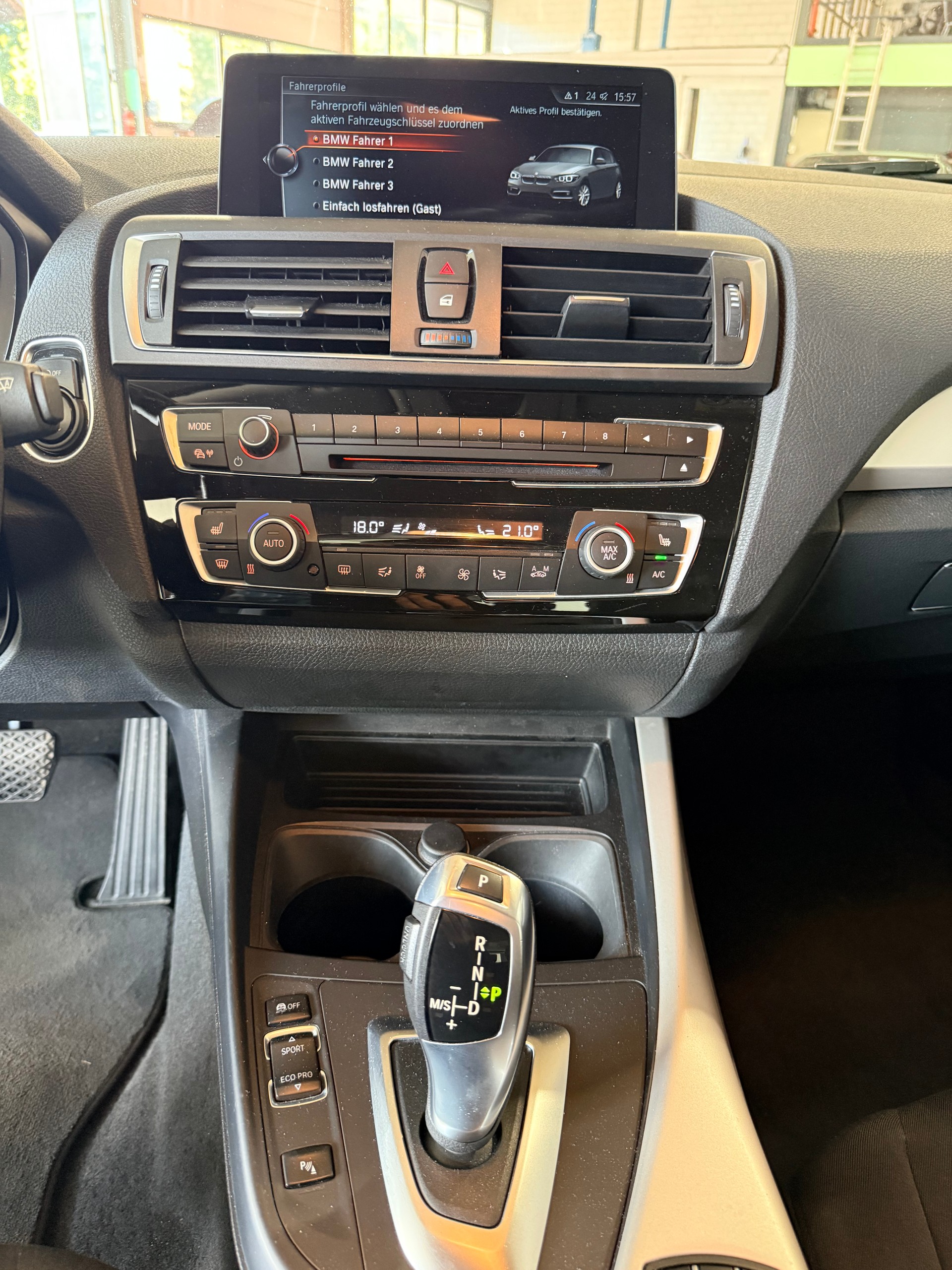 BMW 120d xDrive Steptronic-image-12