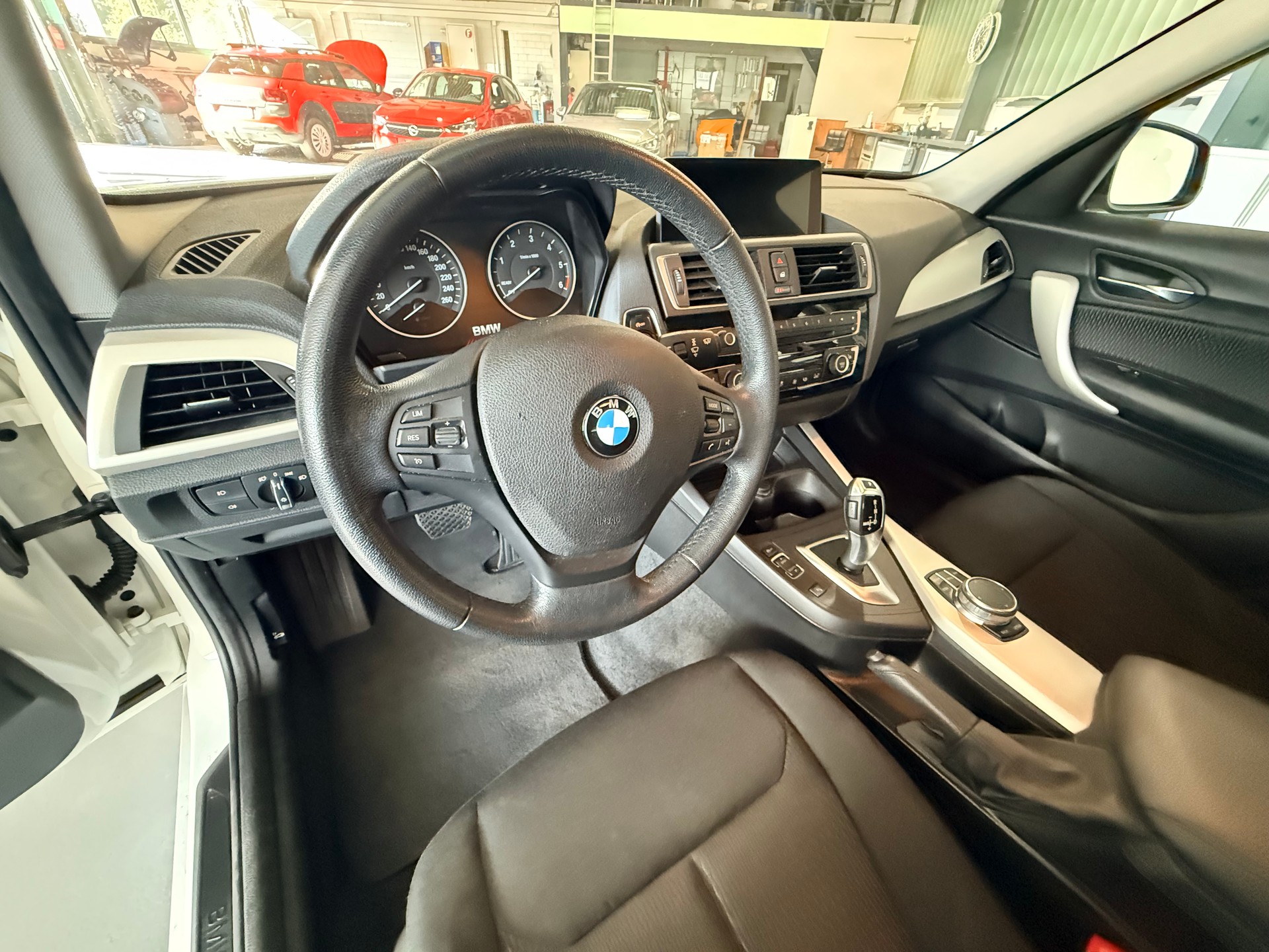 BMW 120d xDrive Steptronic-image-8