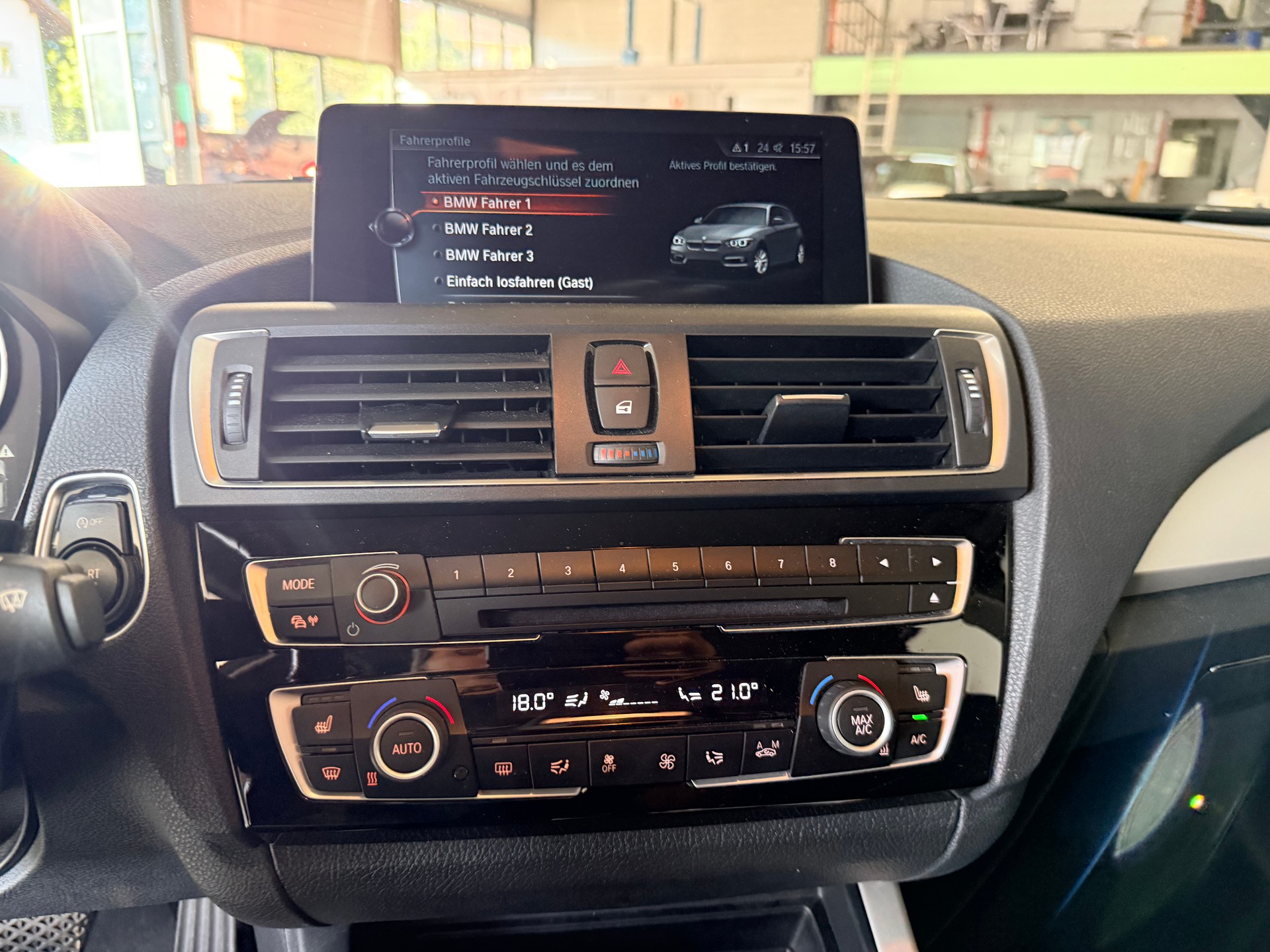 BMW 120d xDrive Steptronic-image-11