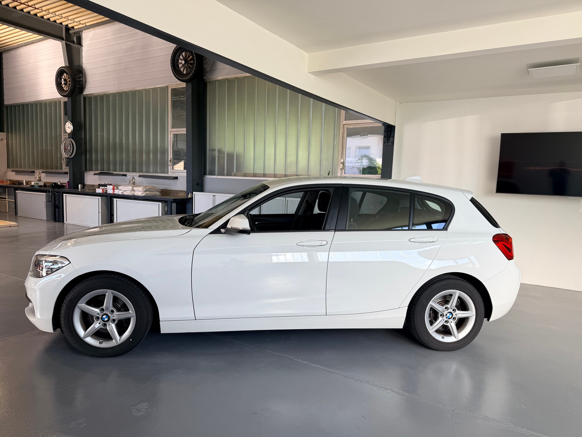 BMW 120d xDrive Steptronic-image-3