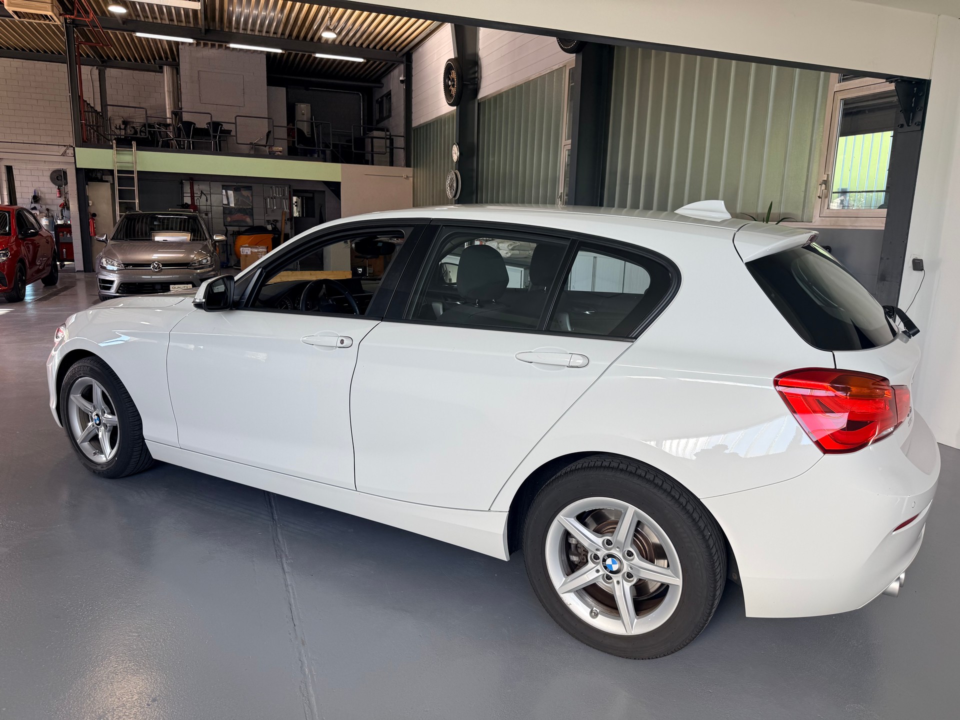 BMW 120d xDrive Steptronic-image-4