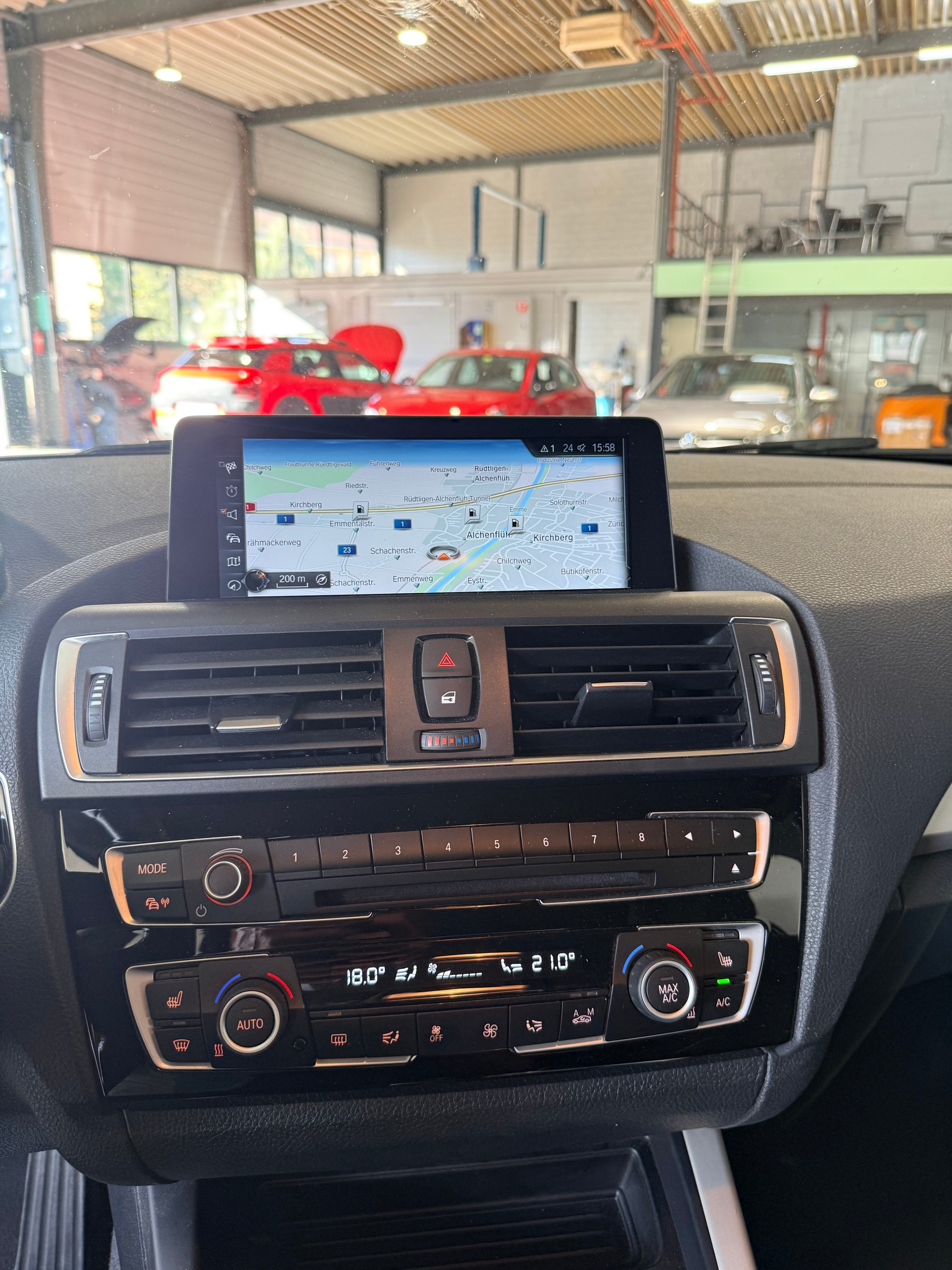BMW 120d xDrive Steptronic-image-13