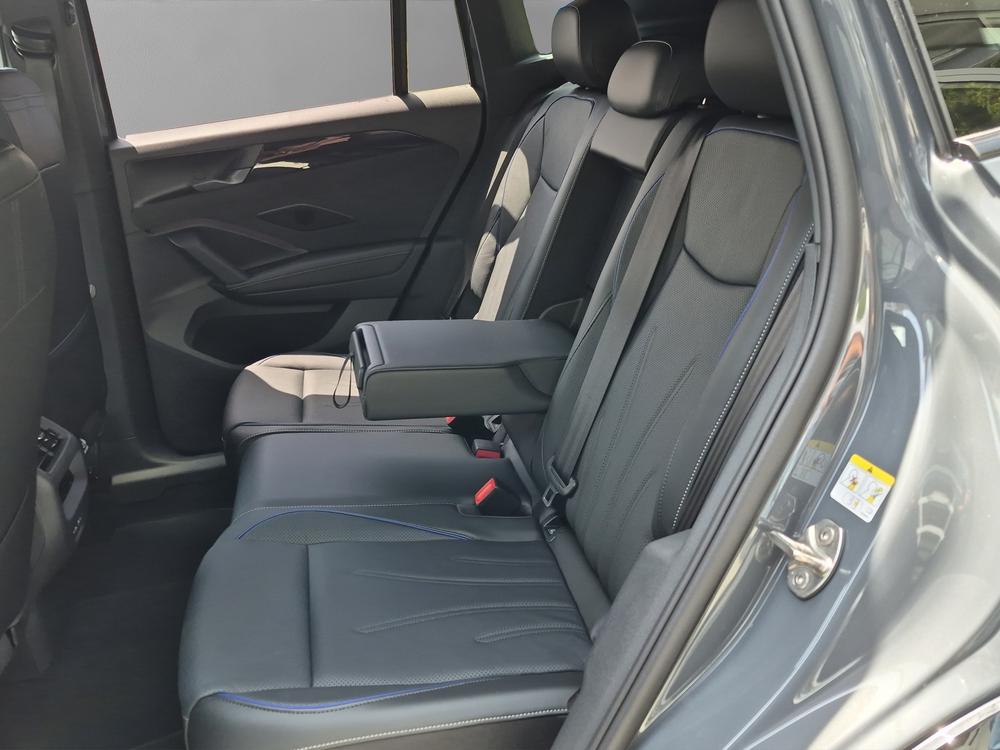 VW Tiguan 2.0 TDI SCR R-Line 4Motion DSG-image-6