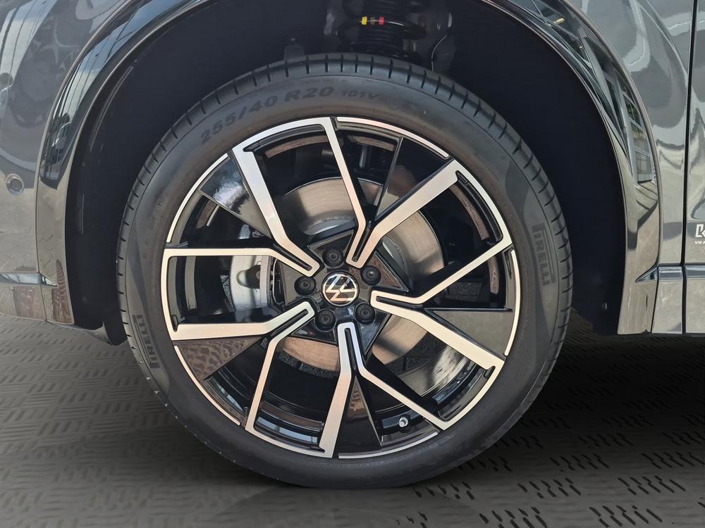 VW Tiguan 2.0 TDI SCR R-Line 4Motion DSG-image-11