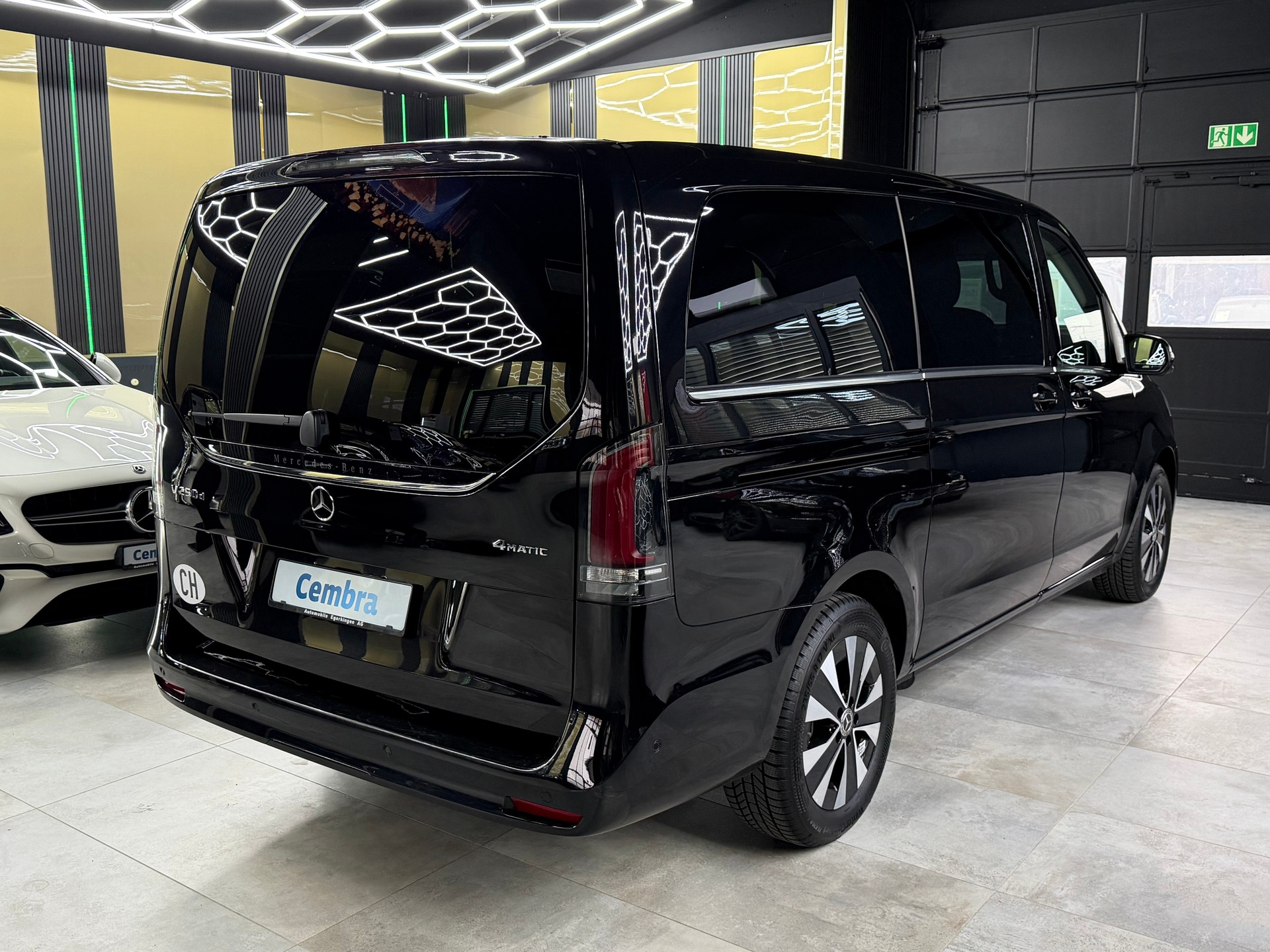 MERCEDES-BENZ V 250 d lang Avantgarde 4Matic G-Tronic-image-4