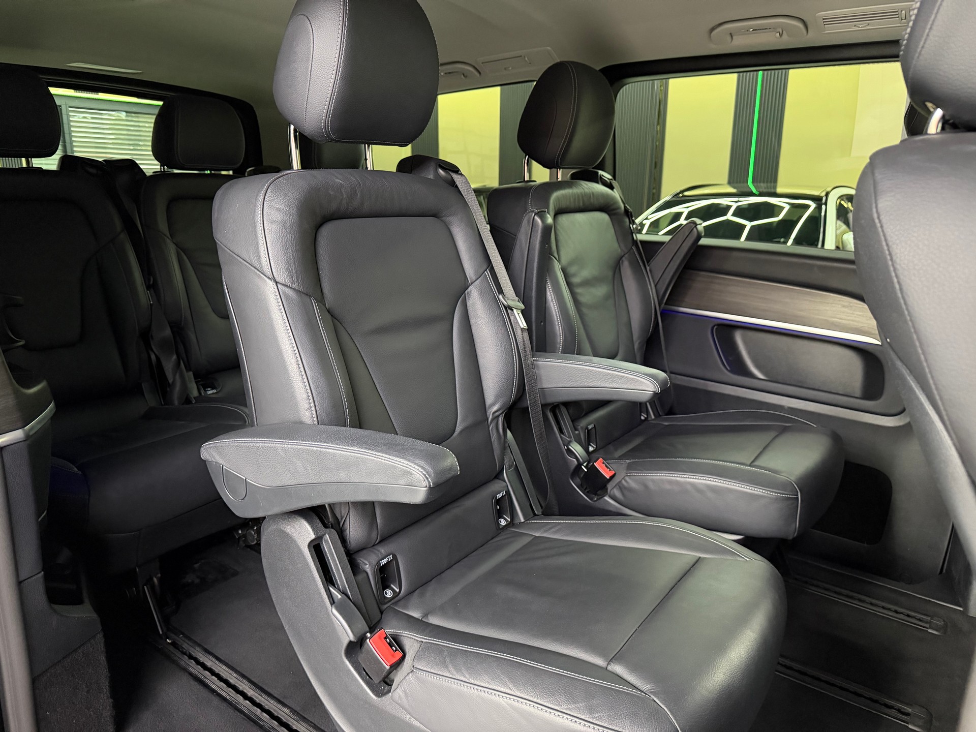 MERCEDES-BENZ V 250 d lang Avantgarde 4Matic G-Tronic-image-14