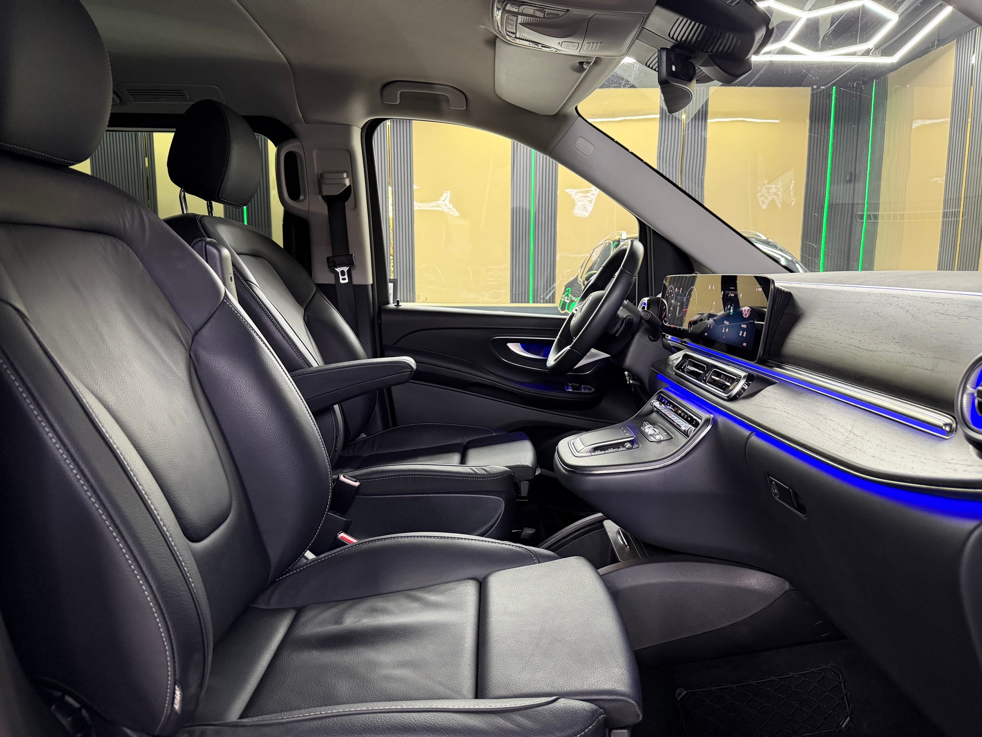 MERCEDES-BENZ V 250 d lang Avantgarde 4Matic G-Tronic-image-11