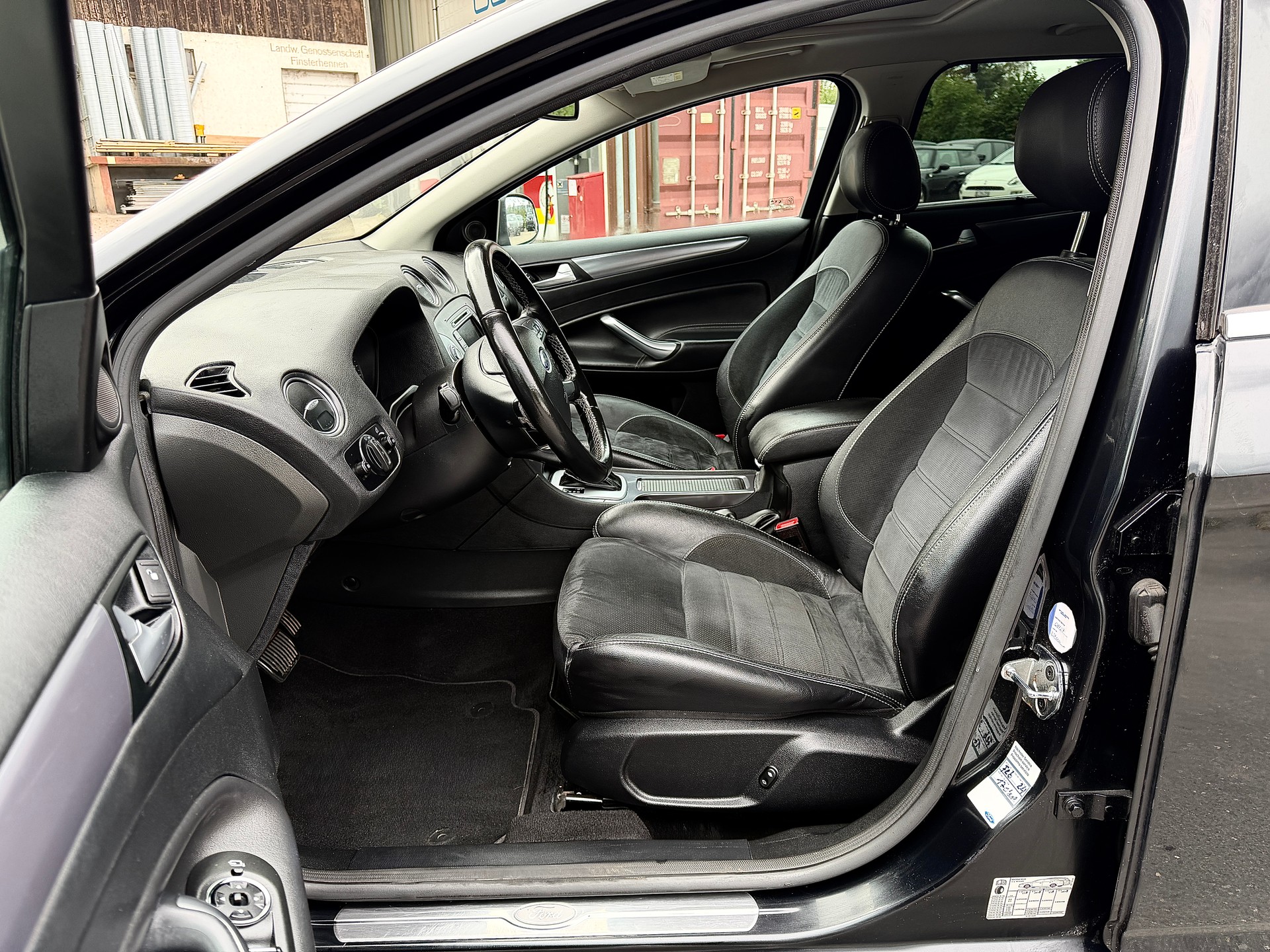 FORD Mondeo 2.0 TDCi 16V Titanium PowerShift-image-9
