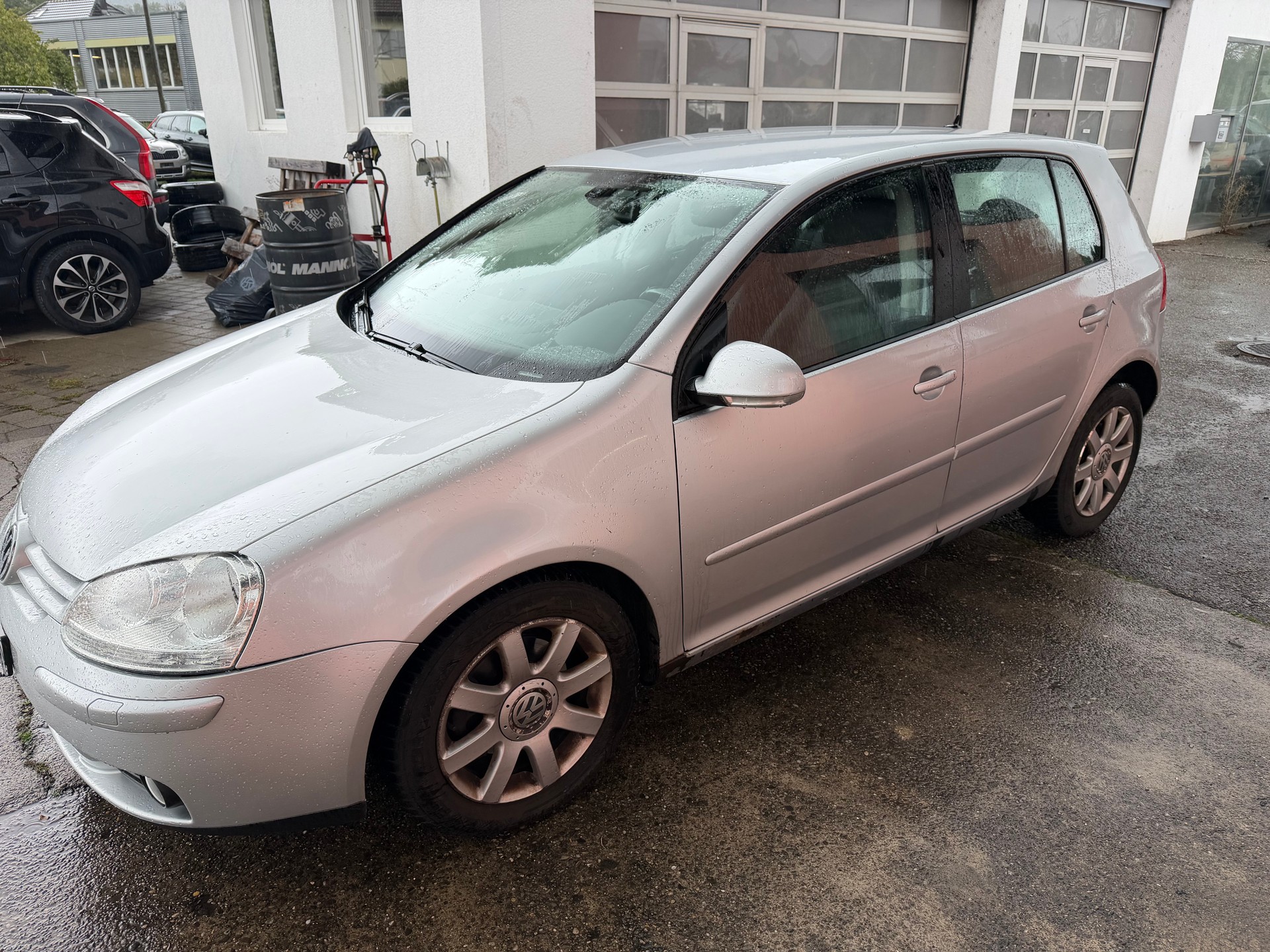 VW Golf 2.0 FSI Comfortline 4Motion-image-2