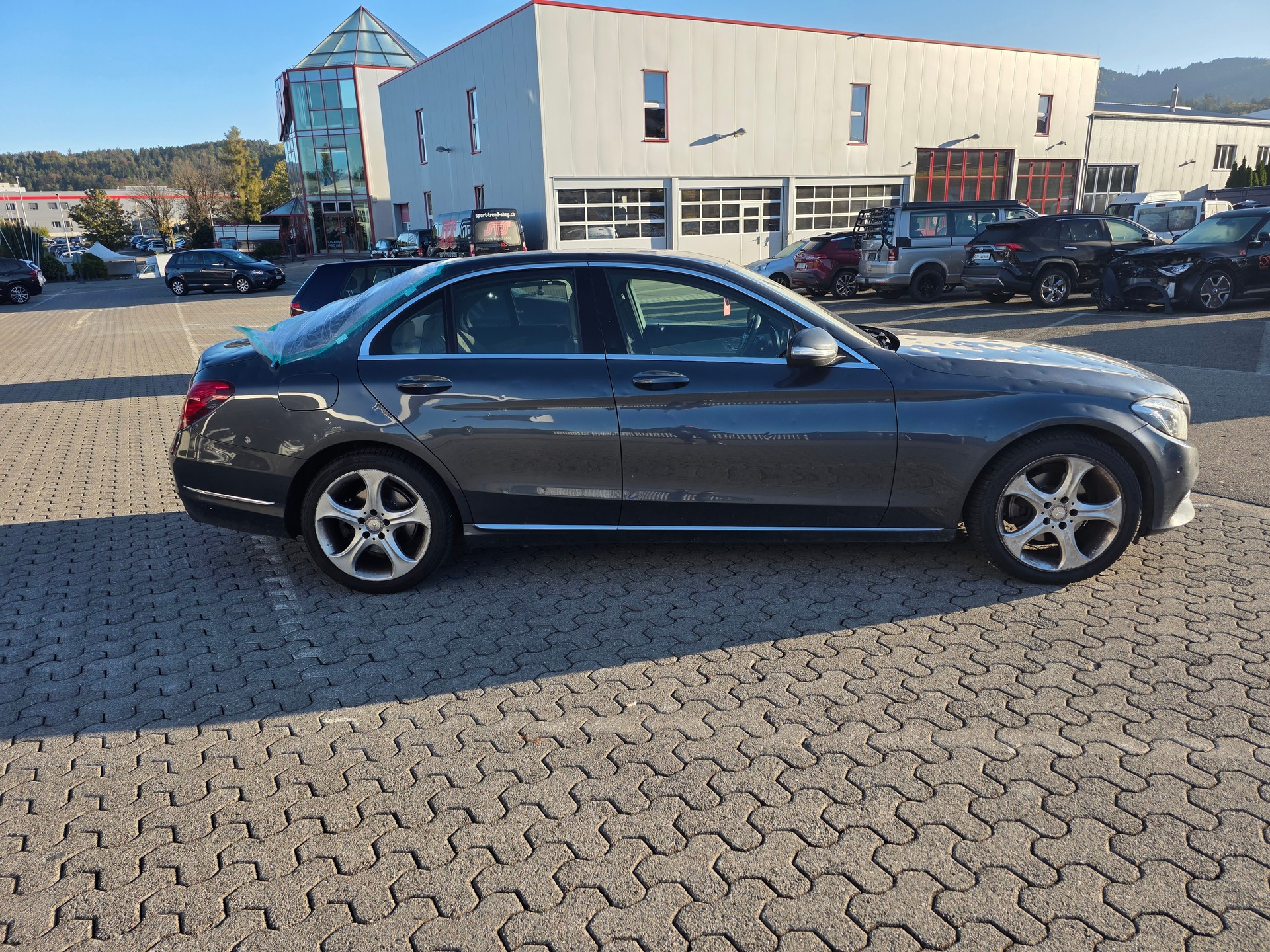MERCEDES-BENZ C 200 4Matic 9G-Tronic-image-3