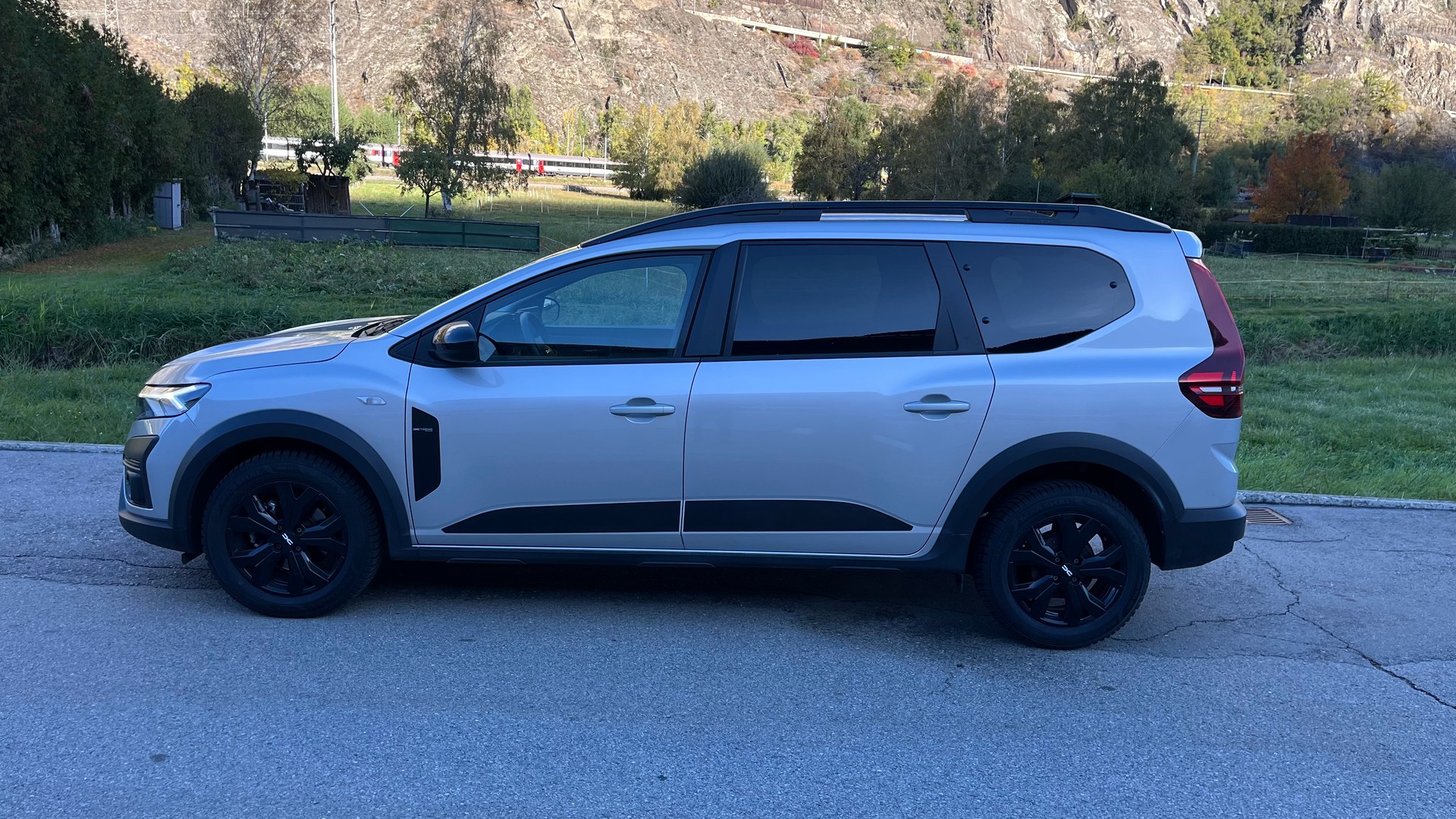 DACIA Jogger TCe 110 Extreme-image-1