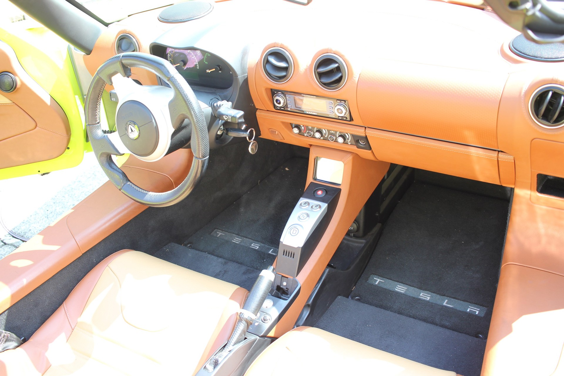 TESLA ROADSTER Sport Signature-Edition-image-6