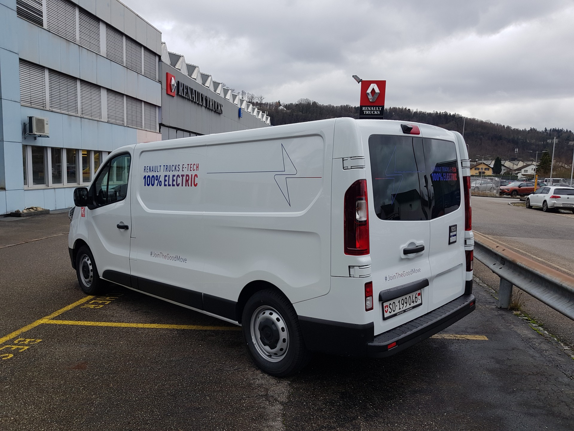 RENAULT Trafic E-Tech Red Edition L2H1-image-3