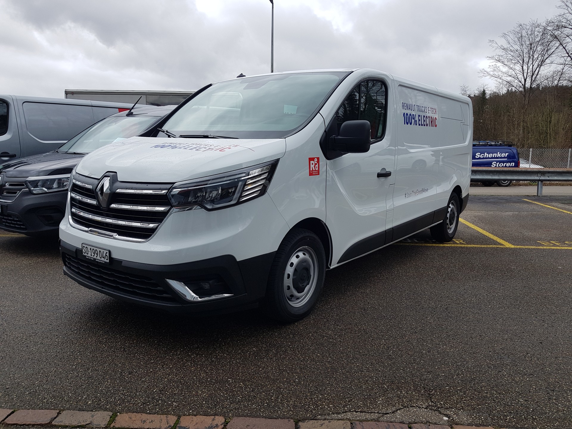 RENAULT Trafic E-Tech Red Edition L2H1-image-1